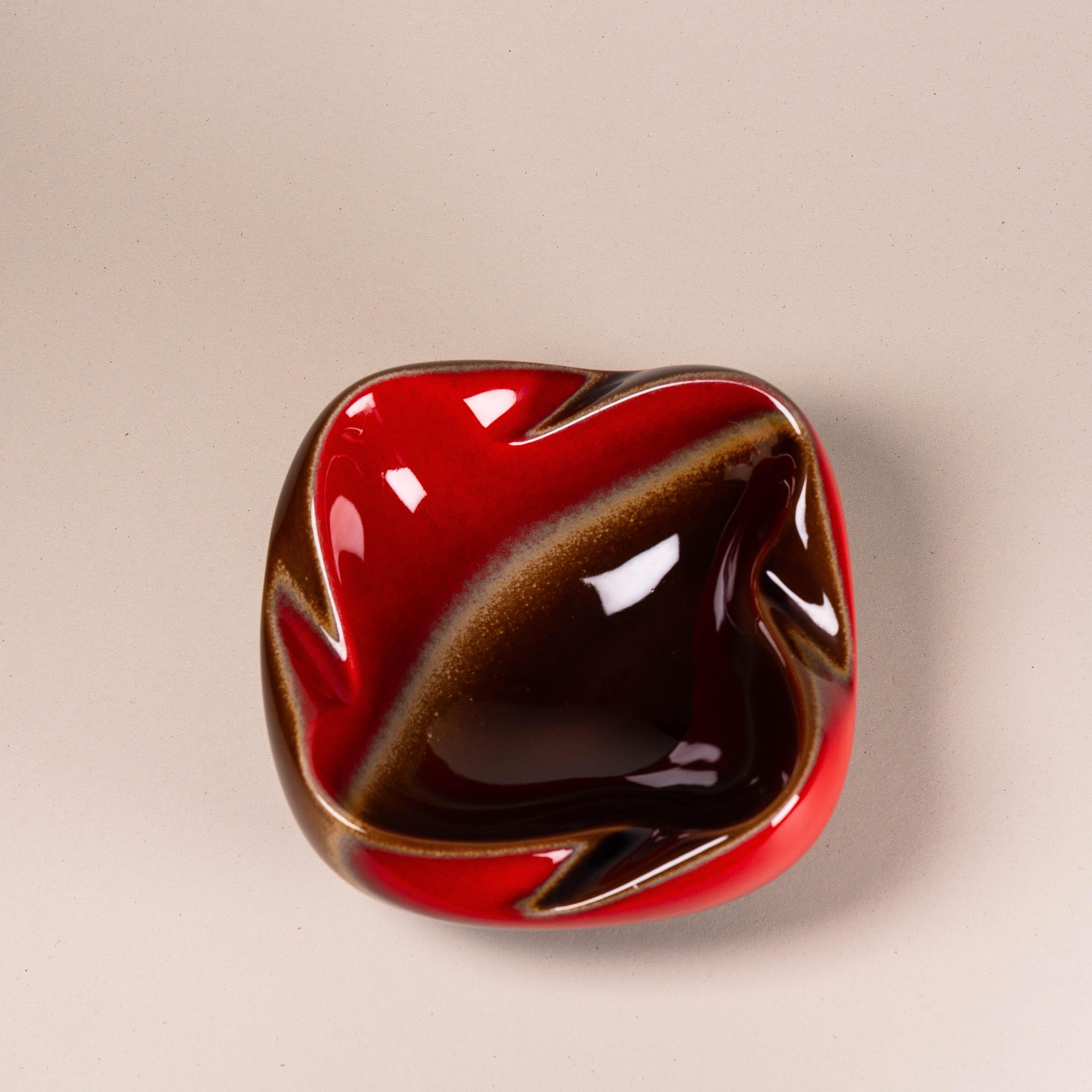 Decorative Bowl or Dish, Ceramic in Red and Brown Enamel, Verceram France 1950 For Sale 3