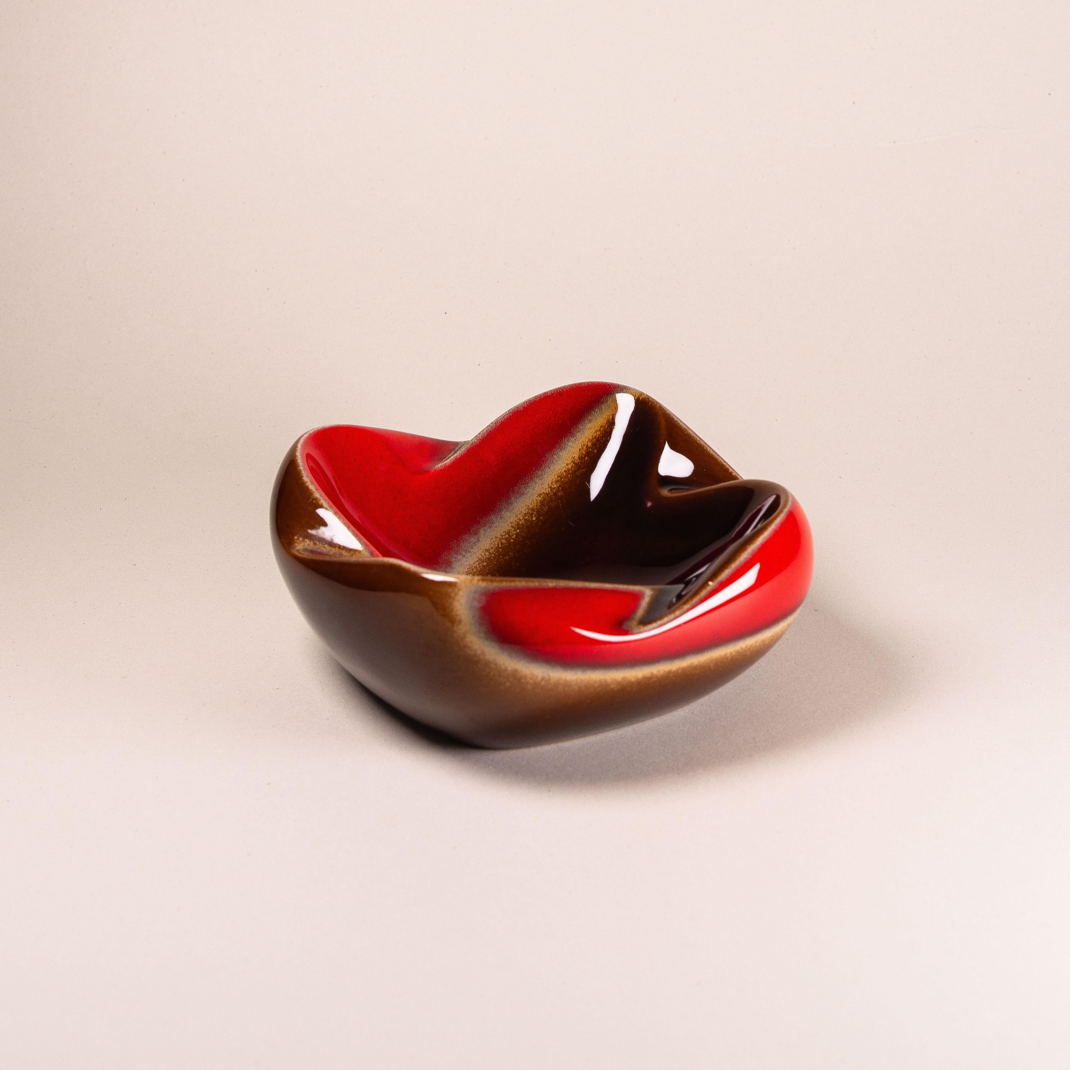 Decorative Bowl or Dish, Ceramic in Red and Brown Enamel, Verceram France 1950 For Sale 4