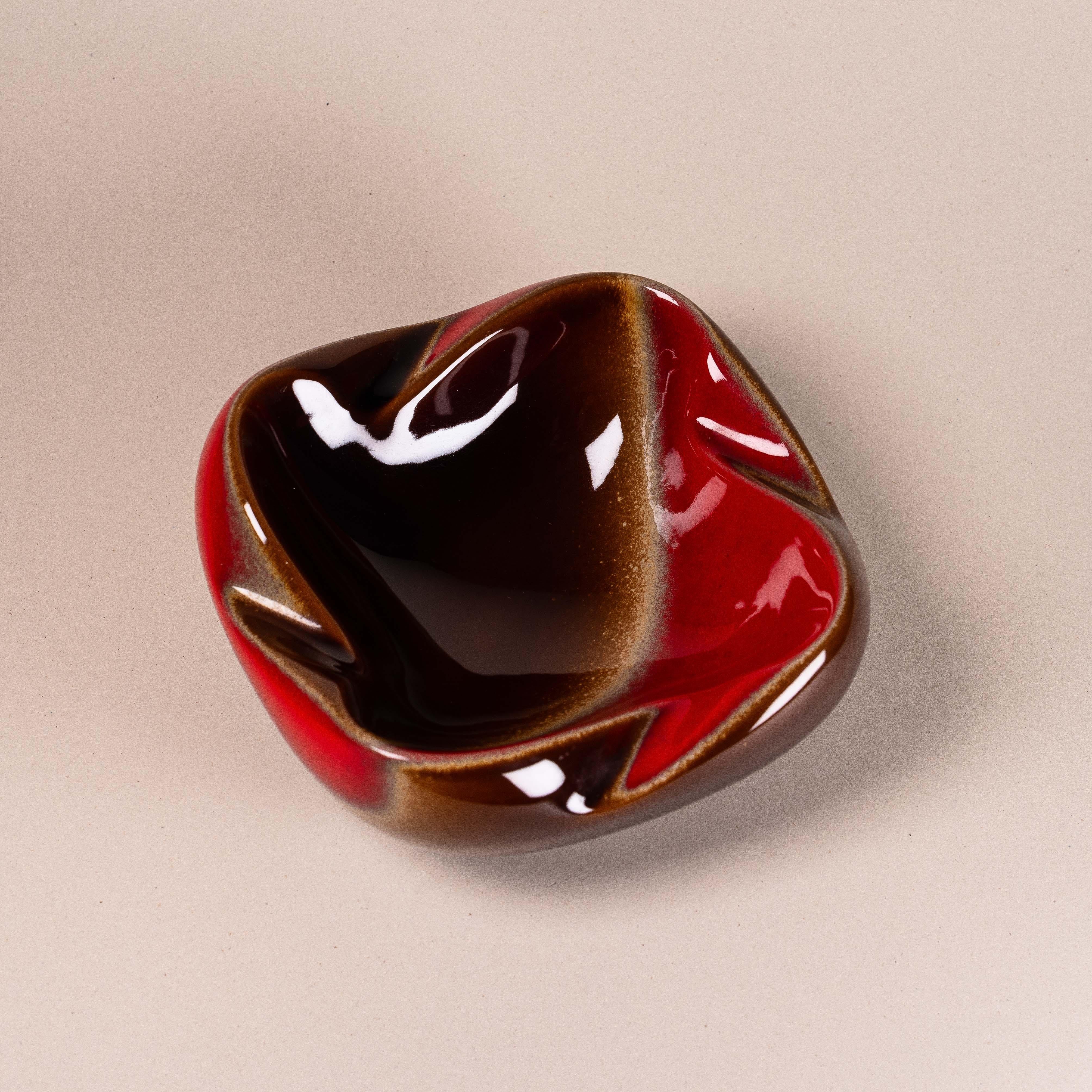 Decorative Bowl or Dish, Ceramic in Red and Brown Enamel, Verceram France 1950 For Sale 1