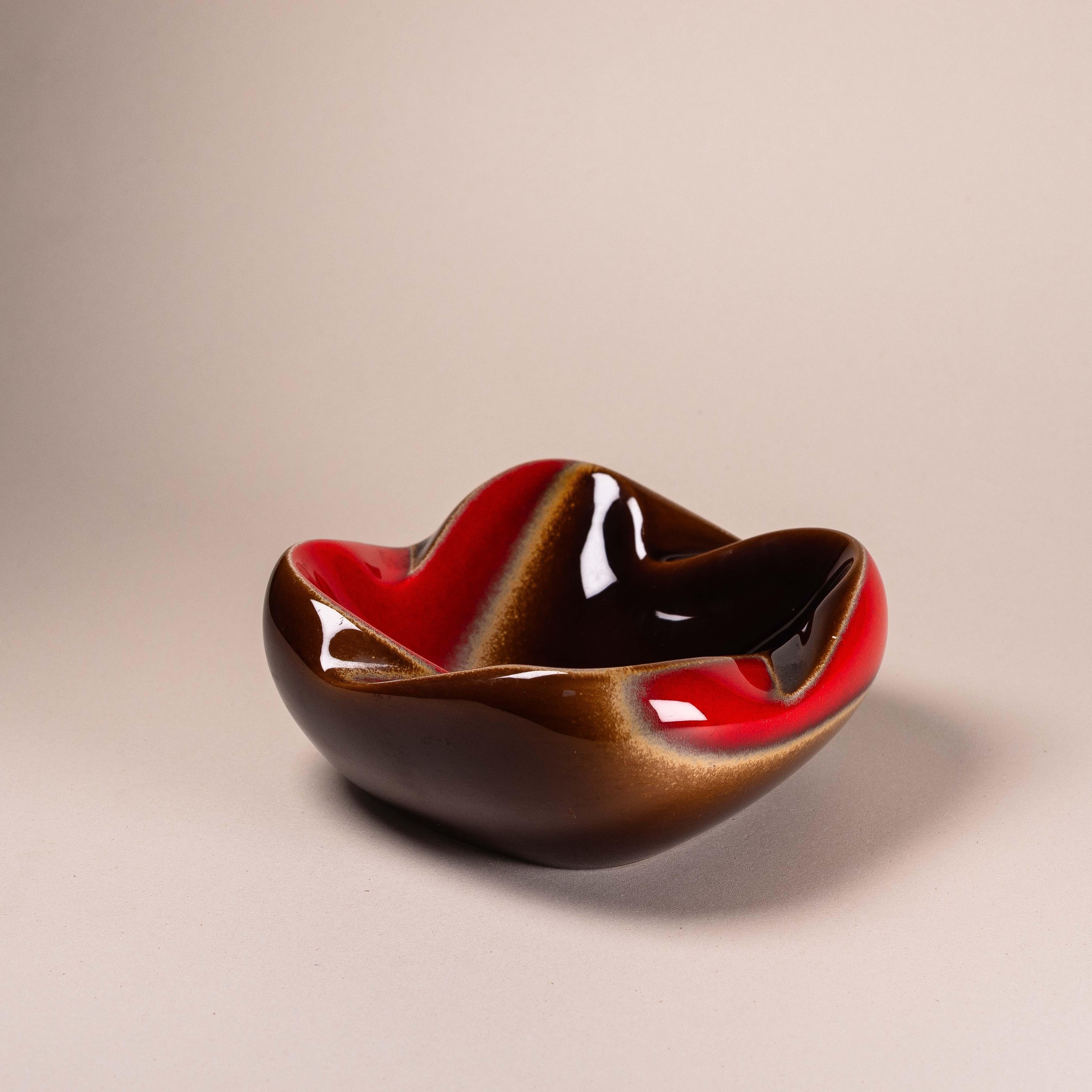 Decorative Bowl or Dish, Ceramic in Red and Brown Enamel, Verceram France 1950 For Sale 2