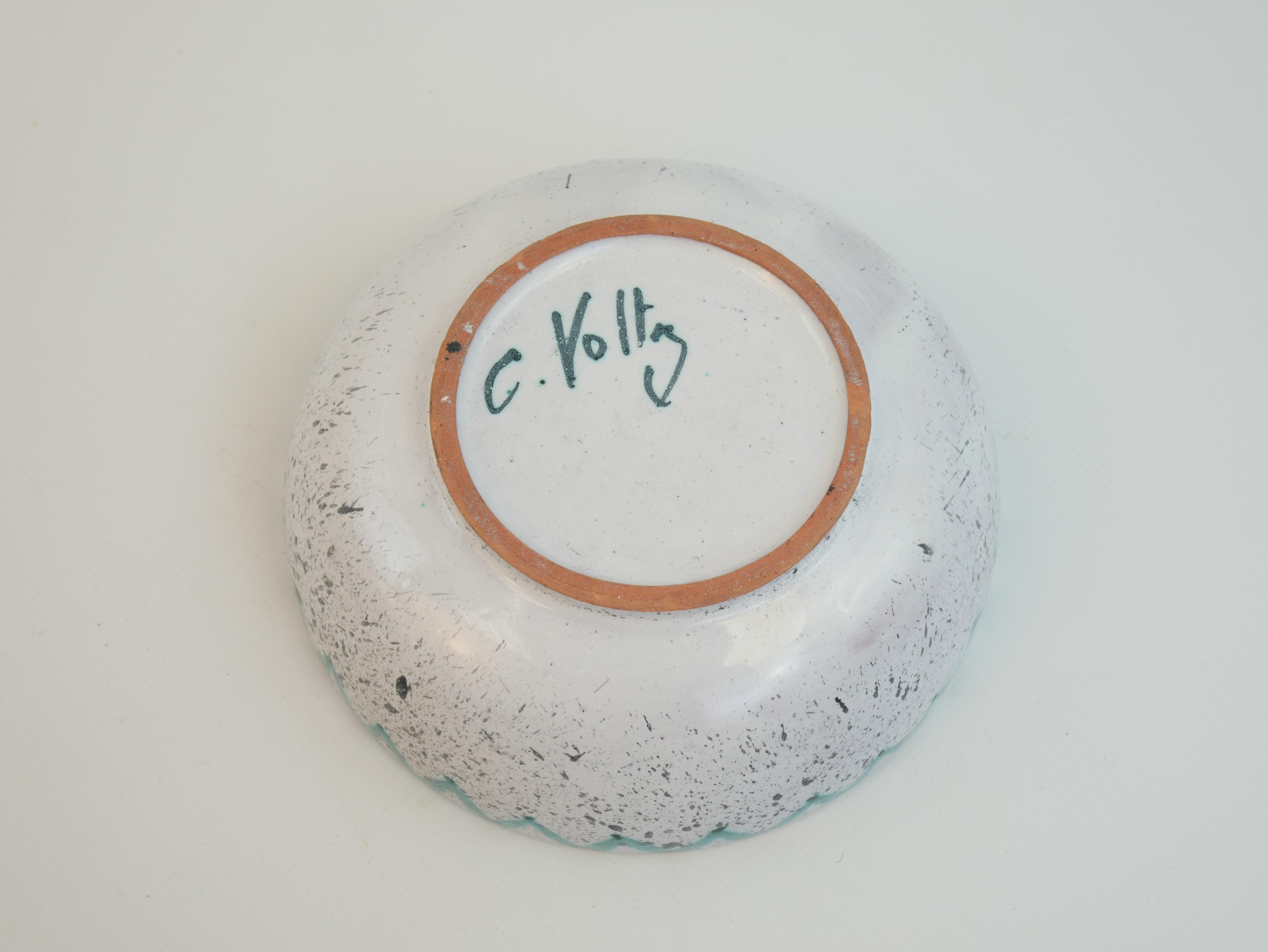 Decorative bowl with a drawing of a bird by Charles Voltz Vallauris circa 1960 In Excellent Condition For Sale In NICE, FR