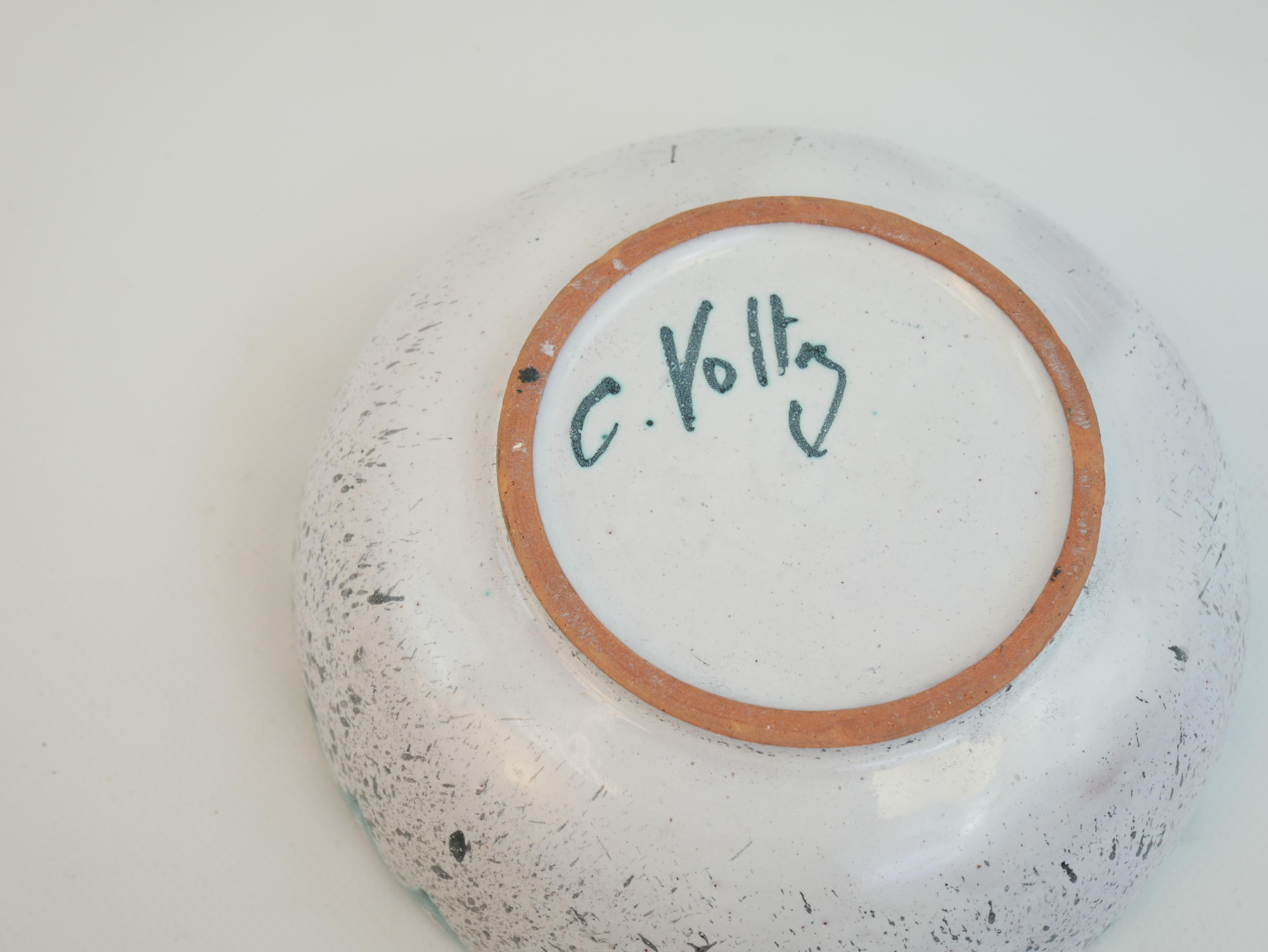 Mid-20th Century Decorative bowl with a drawing of a bird by Charles Voltz Vallauris circa 1960 For Sale