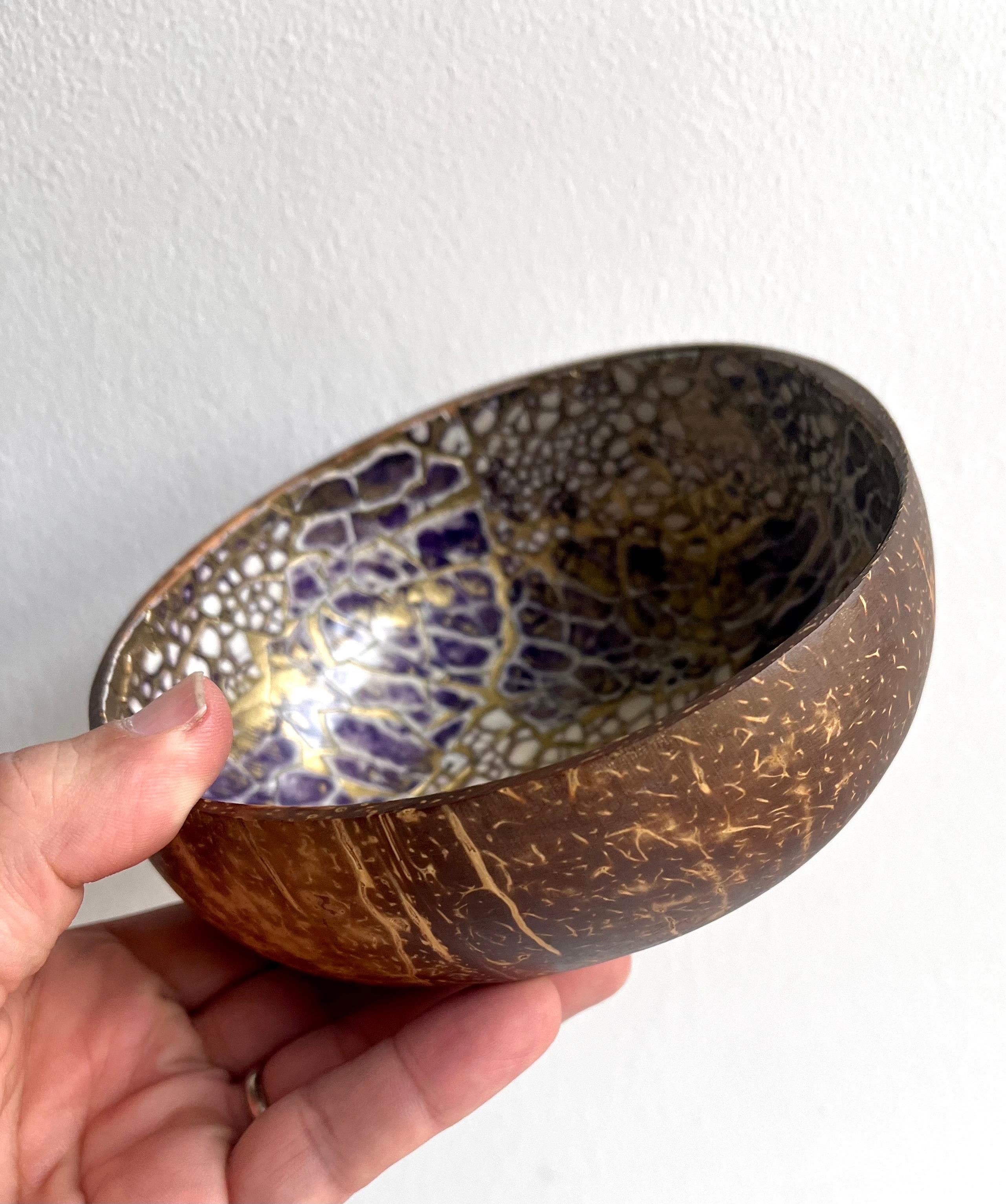 Cocco Ciotola decorativa con interessante decorazione ricavata da una noce di cocco in vendita