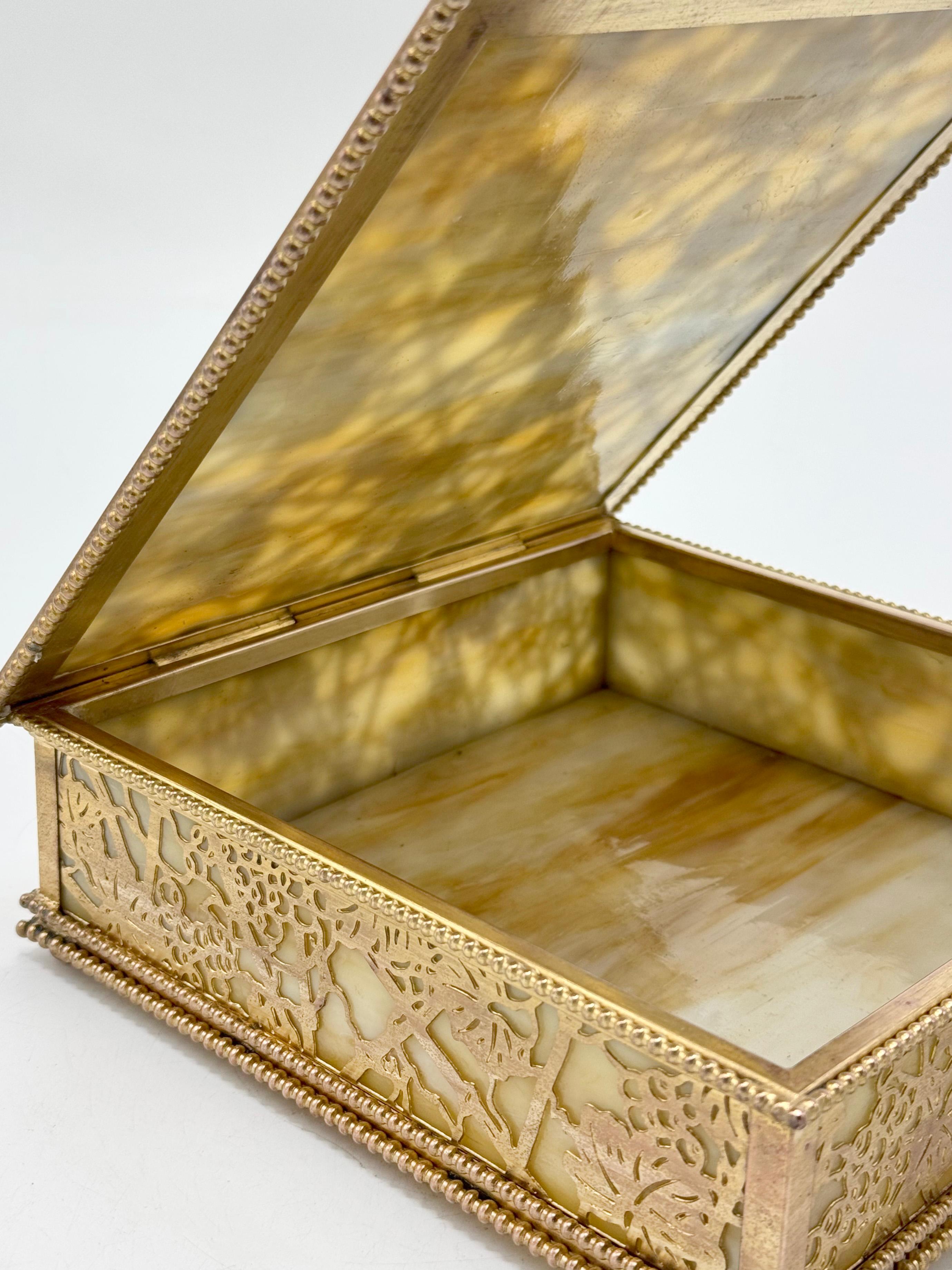 20th Century Decorative box by Tiffany Studios New York in bronze and and Slag Glass For Sale
