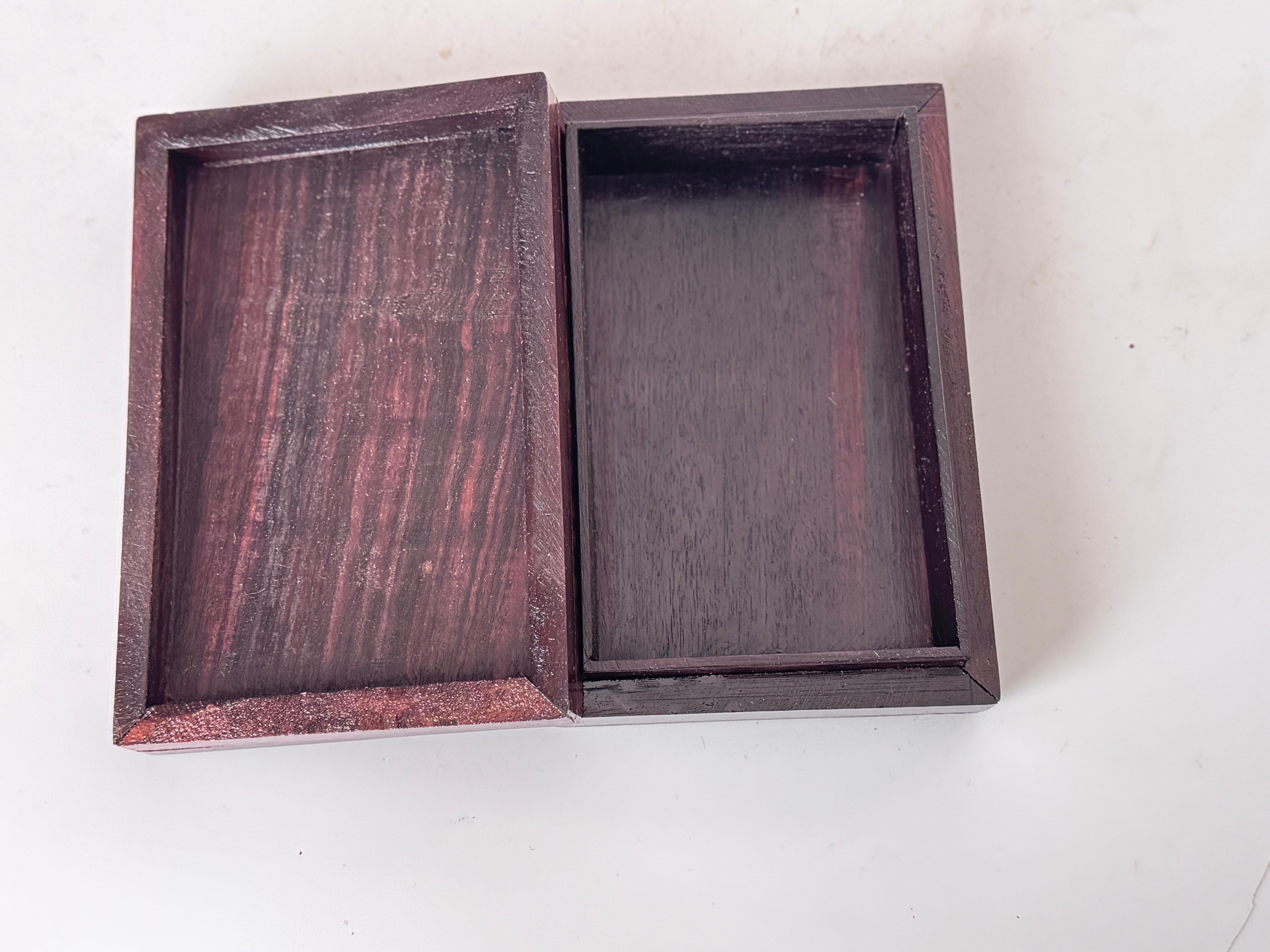 Decorative Box for Cigarettes in  wood brown color India In Good Condition For Sale In Auribeau sur Siagne, FR