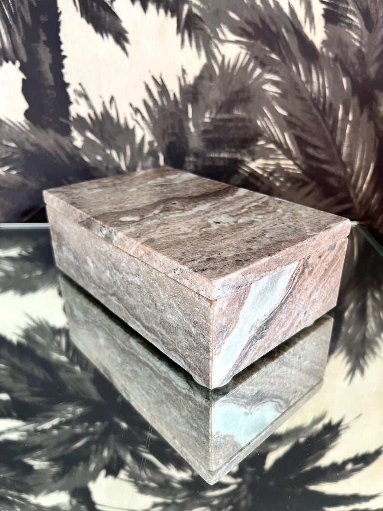 Decorative Box in Exotic Balinese Striped Marble, c. 2000 In Excellent Condition For Sale In Fort Lauderdale, FL