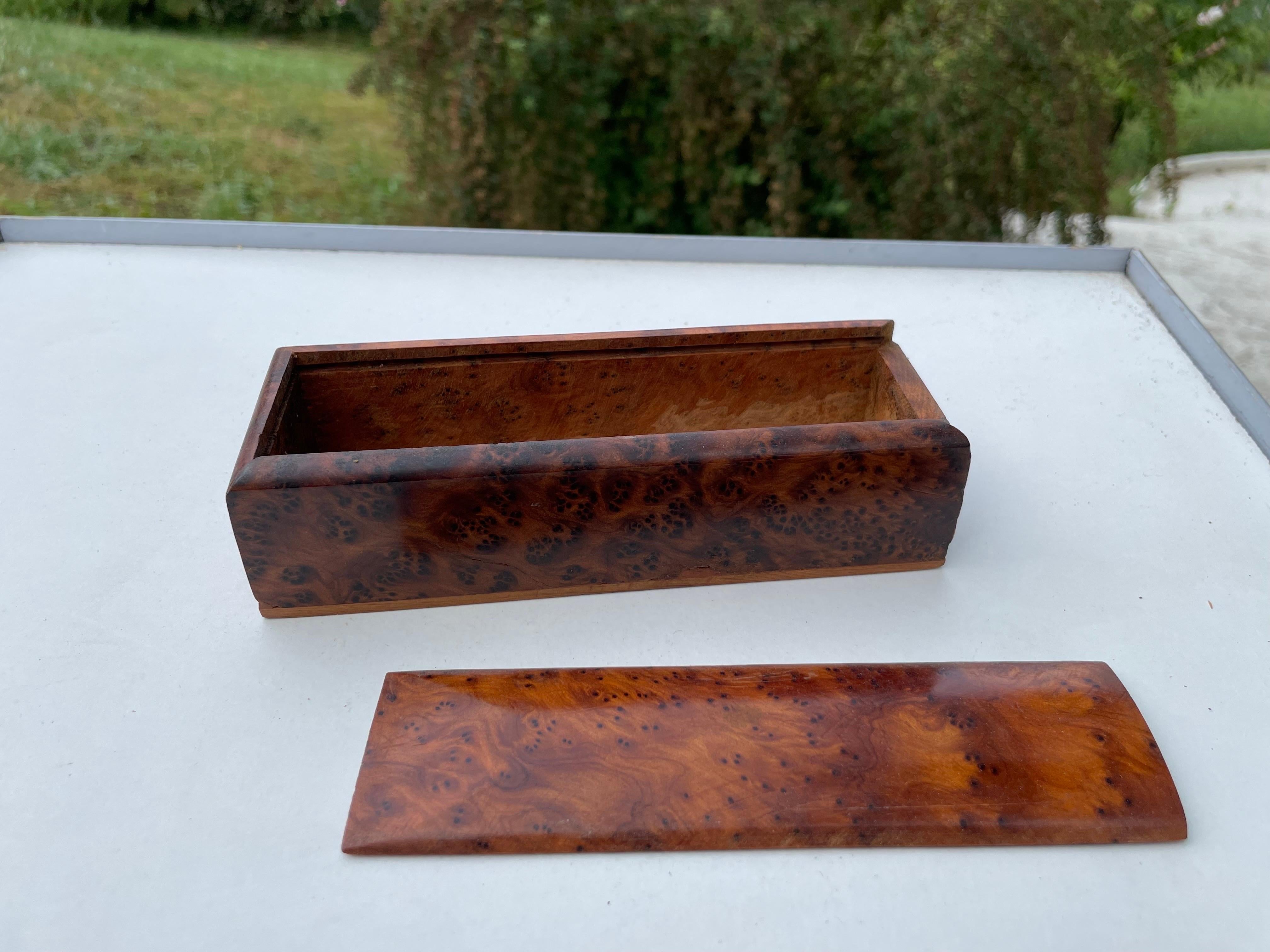Dekorative Schachtel aus hellem Holz, Frankreich, um 1970, braune Farbe im Angebot 1