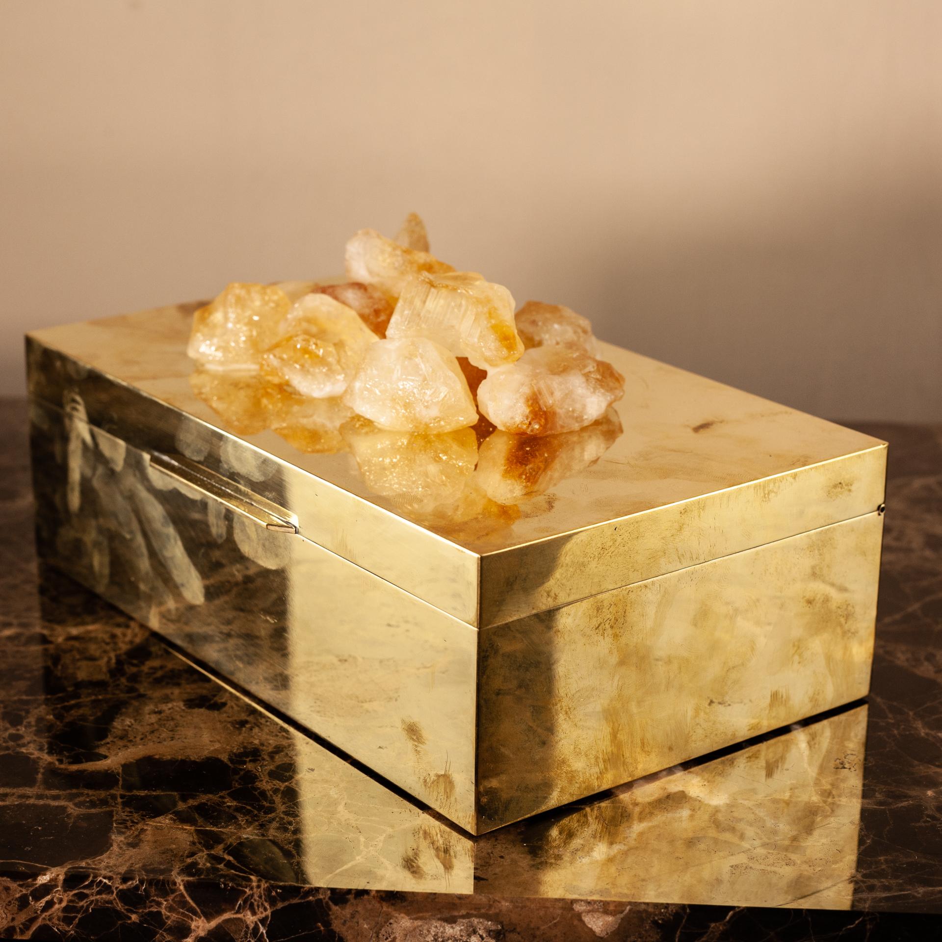 Decorative Box in Solid Brass with Natural Quartz Gemstone For Sale 1