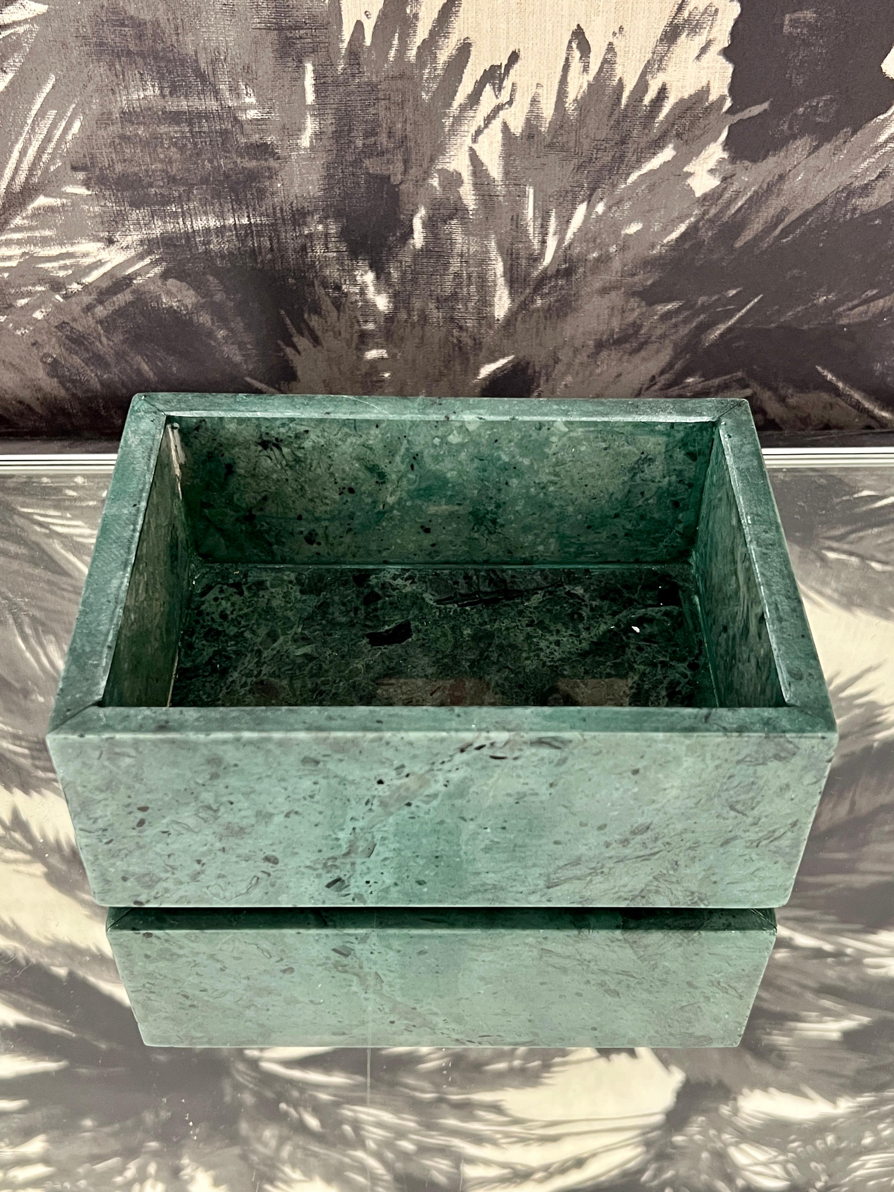 Decorative Box in Verde Guatemala Marble with Brass Inlays In Good Condition In Fort Lauderdale, FL
