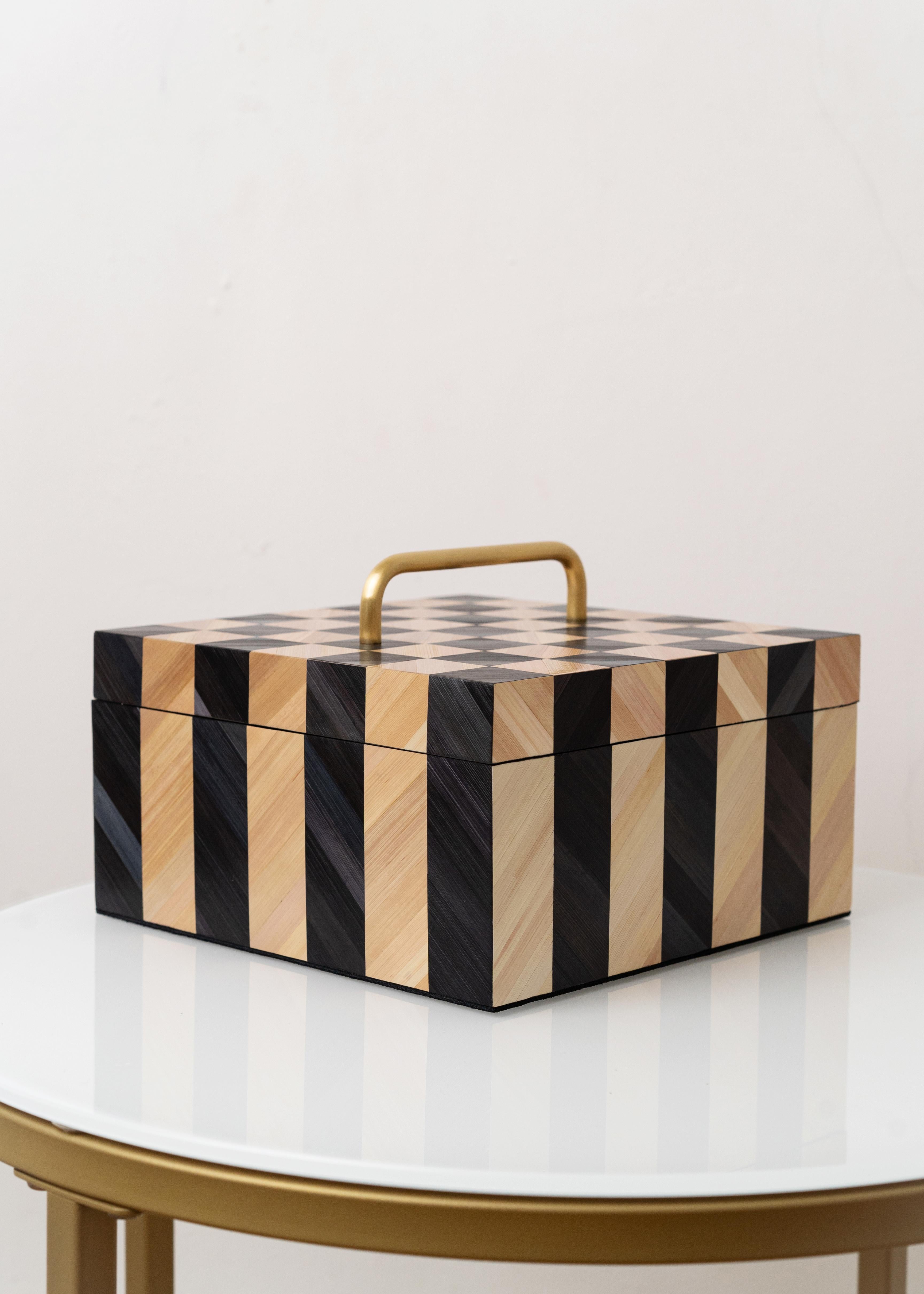 Arts and Crafts Handmade Decorative Treasure Box with Checkerboard Straw Marquetry Black White For Sale
