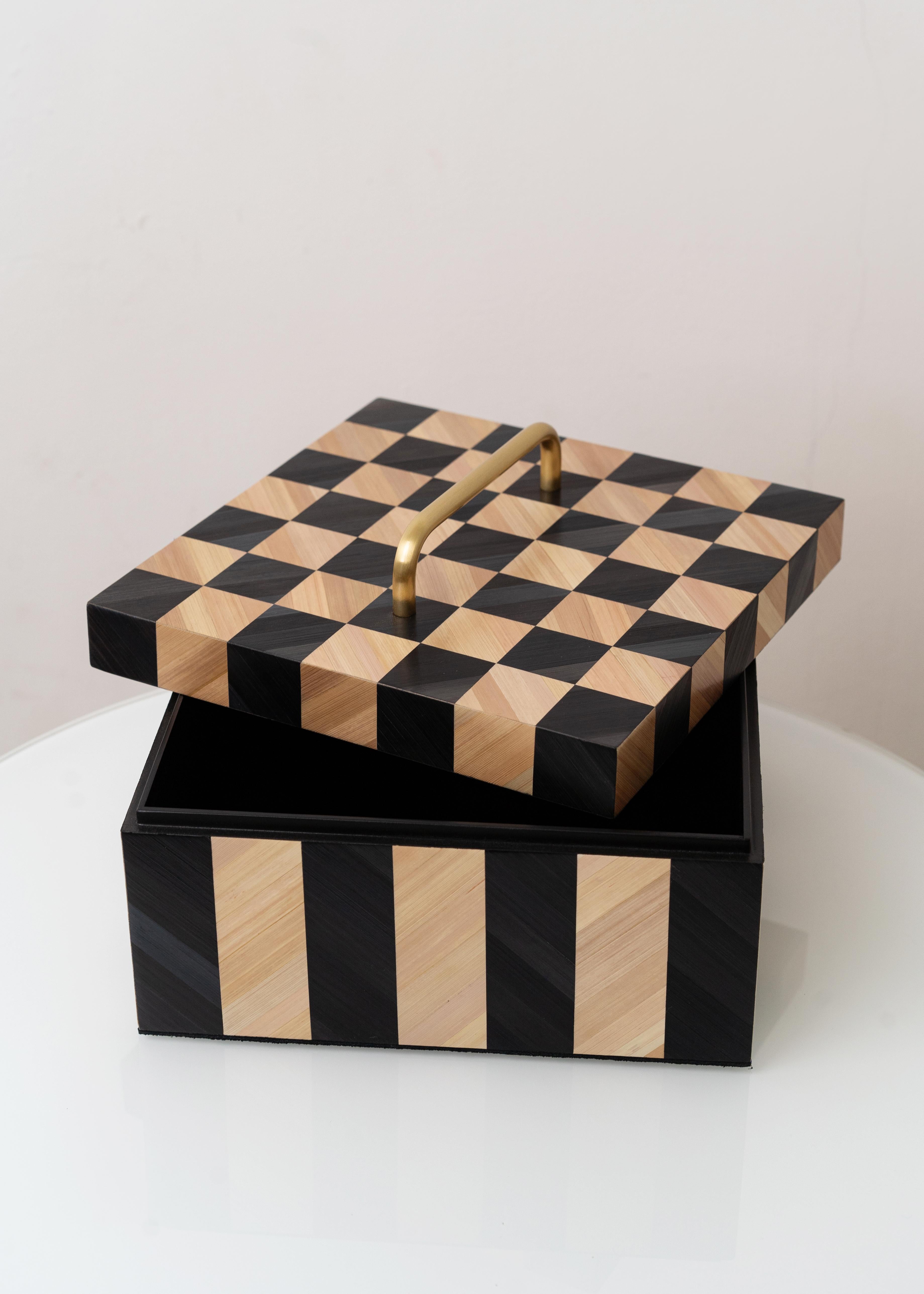 Contemporary Handmade Decorative Treasure Box with Checkerboard Straw Marquetry Black White For Sale