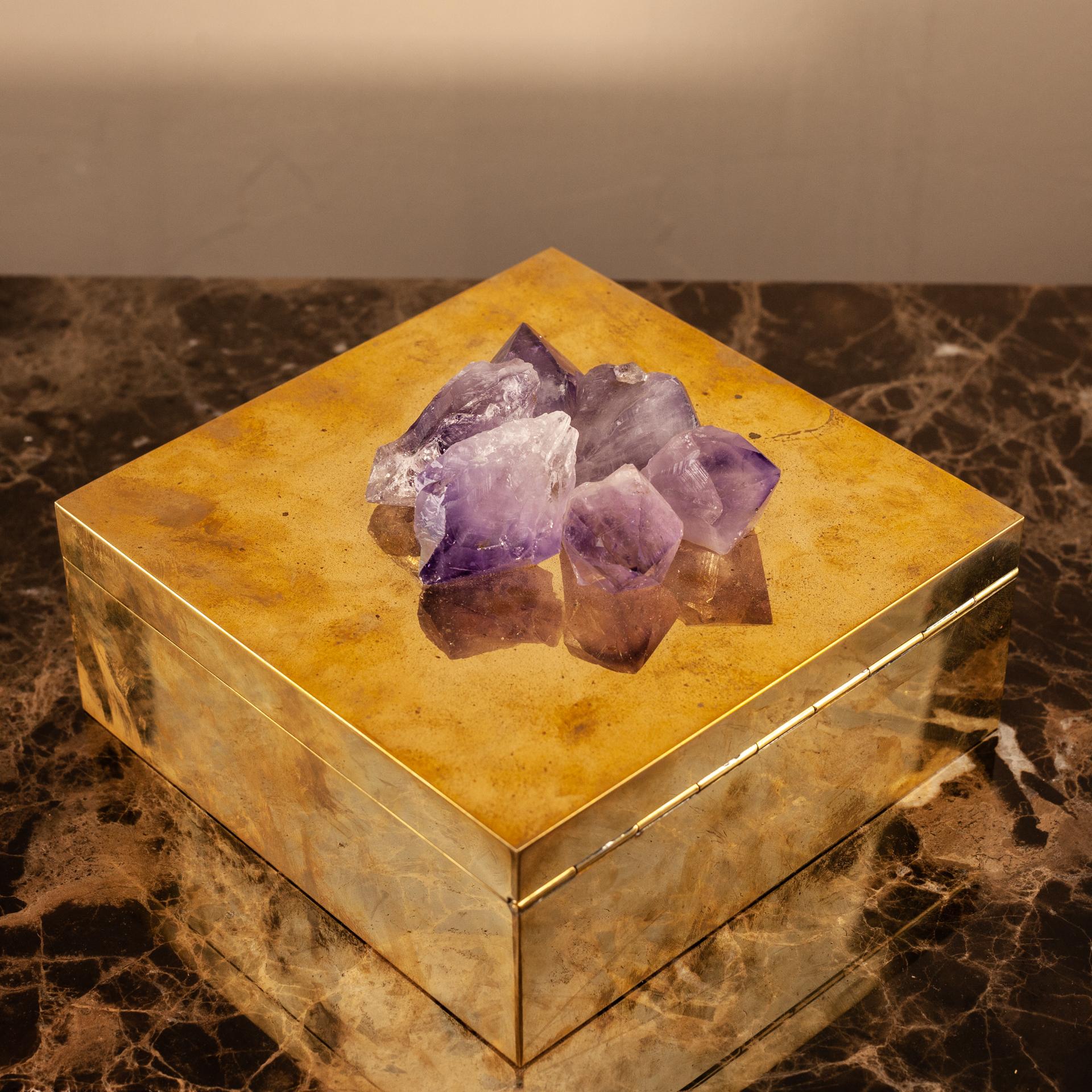 Mid-Century Modern Decorative Box with Fluorite Crystals Elements For Sale