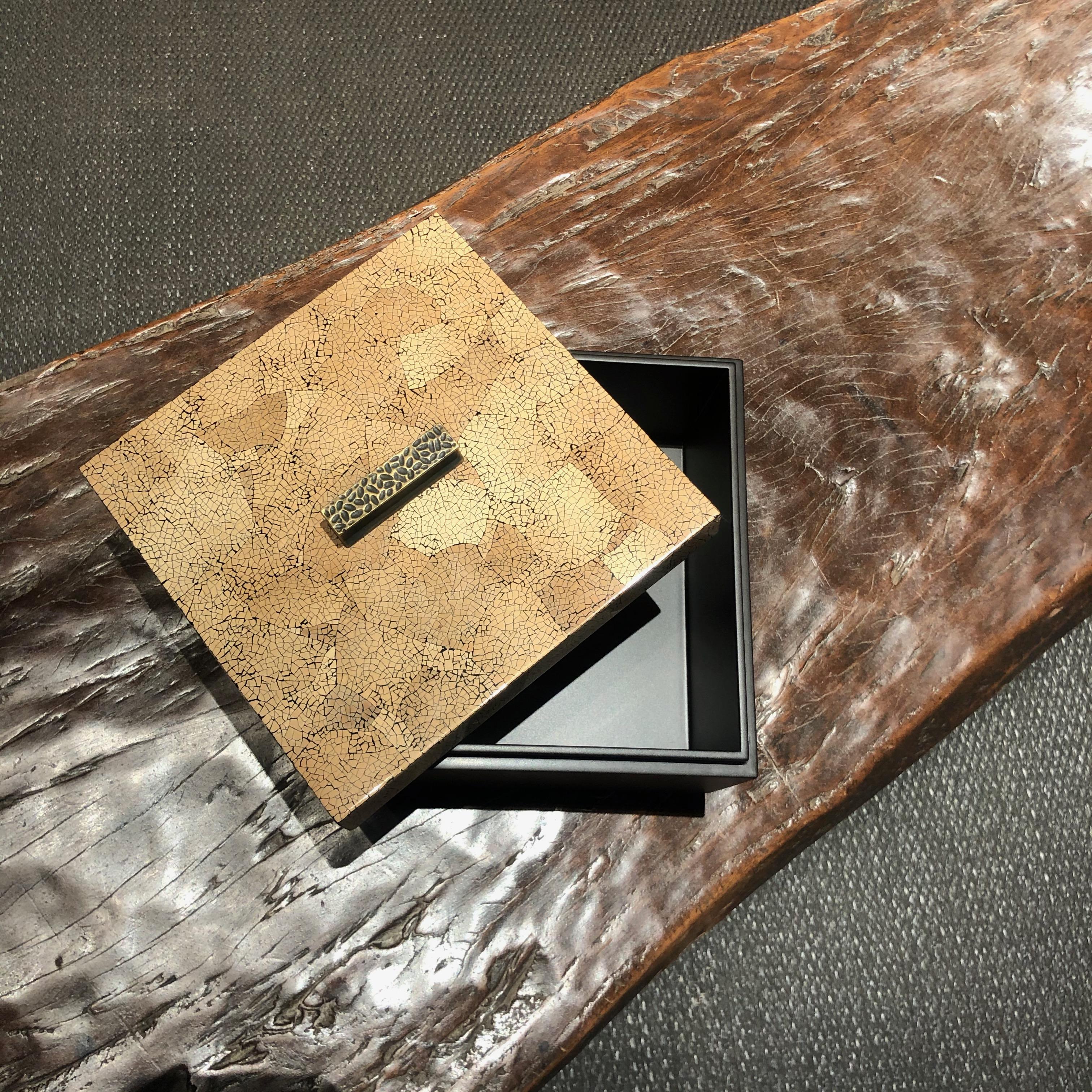 Cajas decorativas, ELLA de Reda Amalou Design, 2016 - Marrón cáscara de huevo, Negro Siglo XXI y contemporáneo en venta