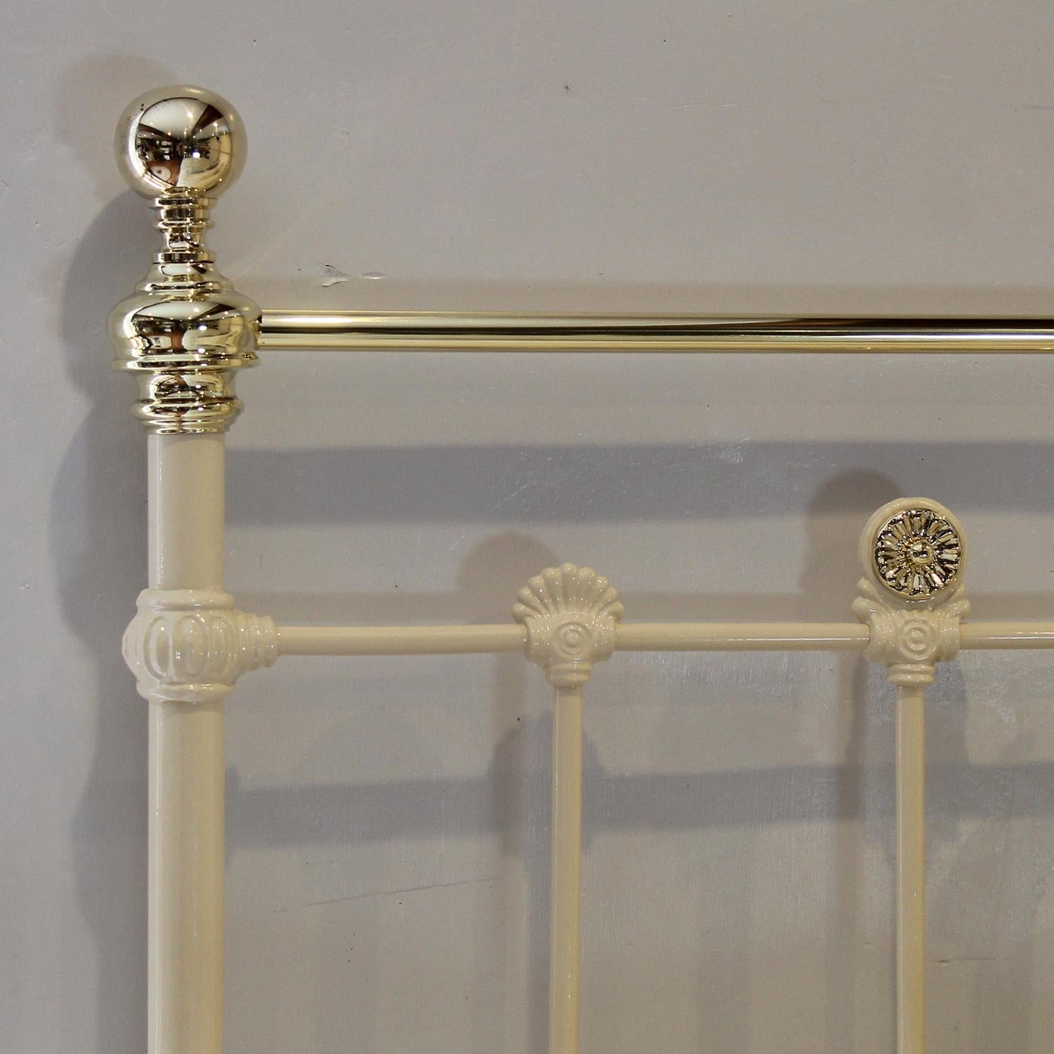 Decorative Brass and Iron Victorian Antique Bed in Cream MK285 1