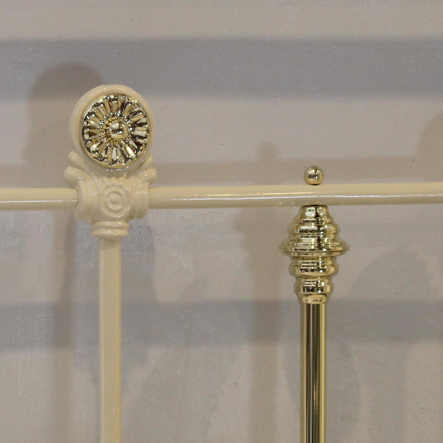 Decorative Brass and Iron Victorian Antique Bed in Cream MK285 2