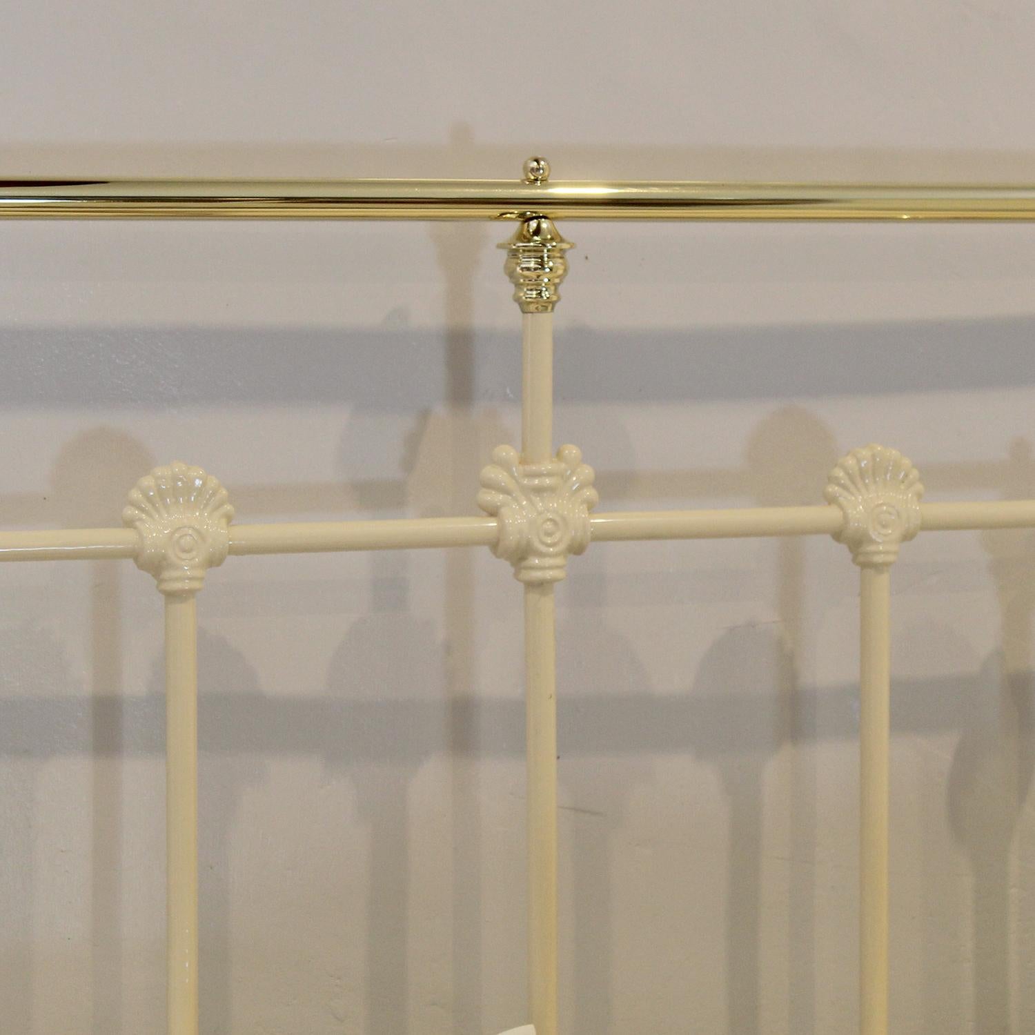 Decorative Brass and Iron Victorian Antique Bed in Cream MK285 3