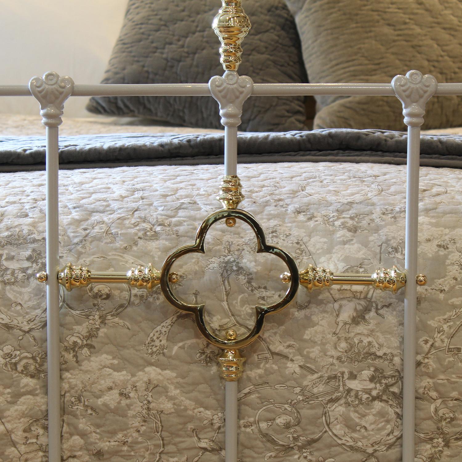 Decorative Brass and Iron Victorian Antique Bed in Grey MK275 In Good Condition In Wrexham, GB