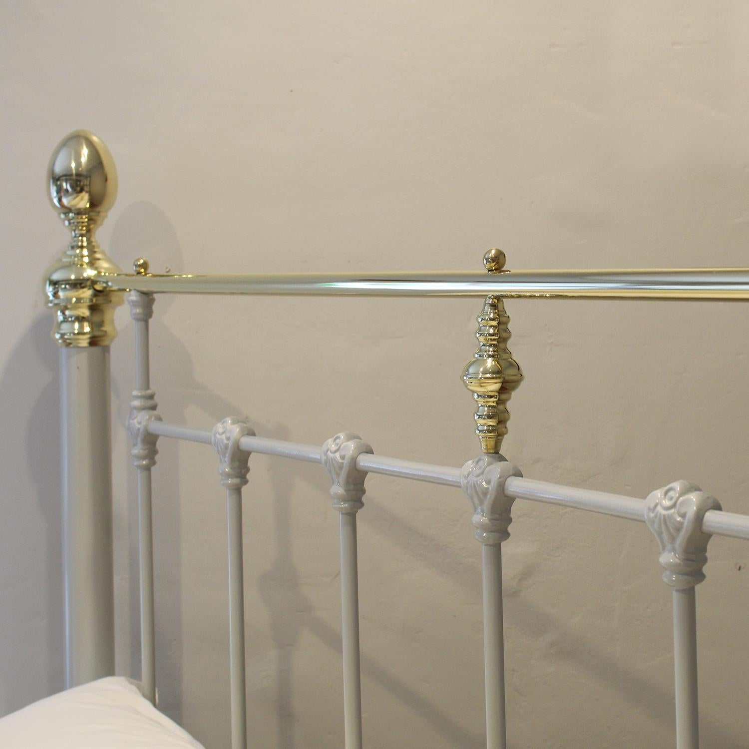 Decorative Brass and Iron Victorian Antique Bed in Grey MK275 1