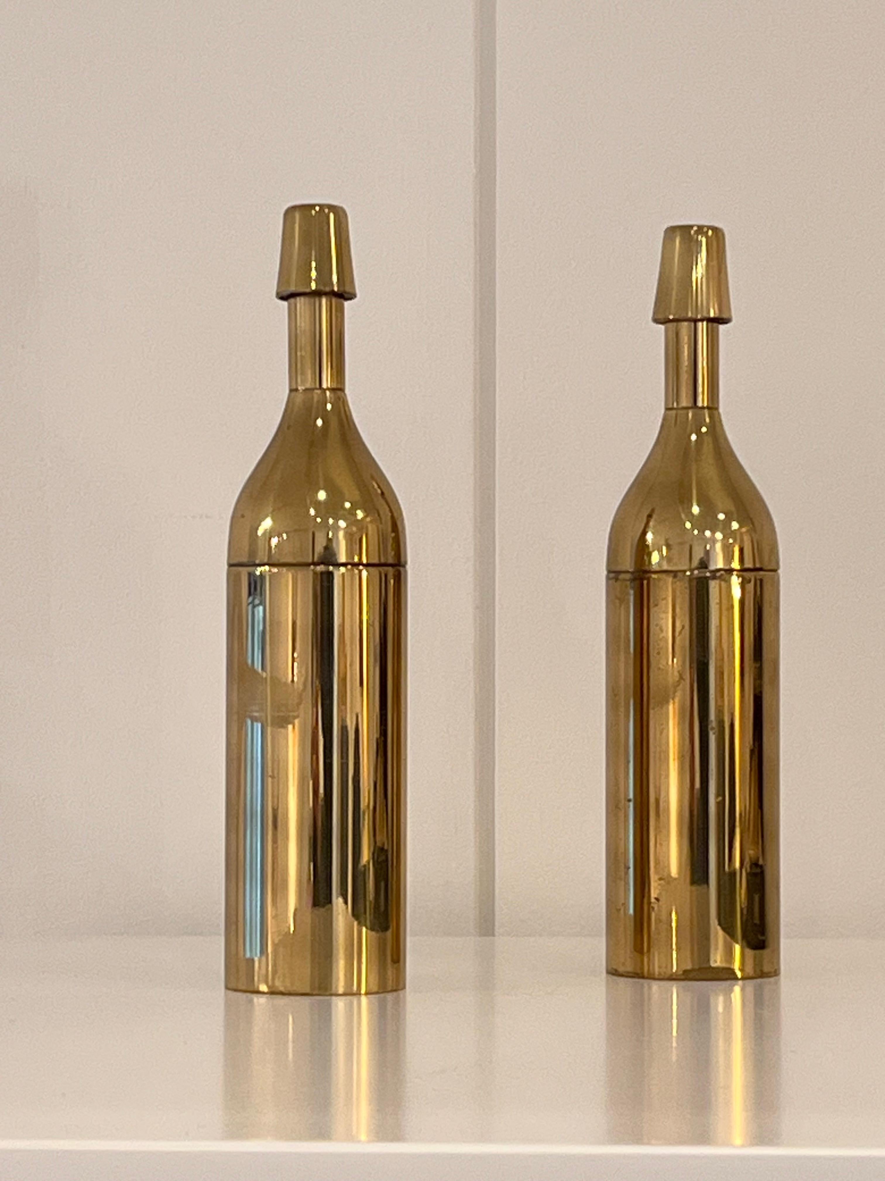 Mid-Century moderno Bottiglie decorative in ottone - Timbro made in Italy, circa 1970 in vendita