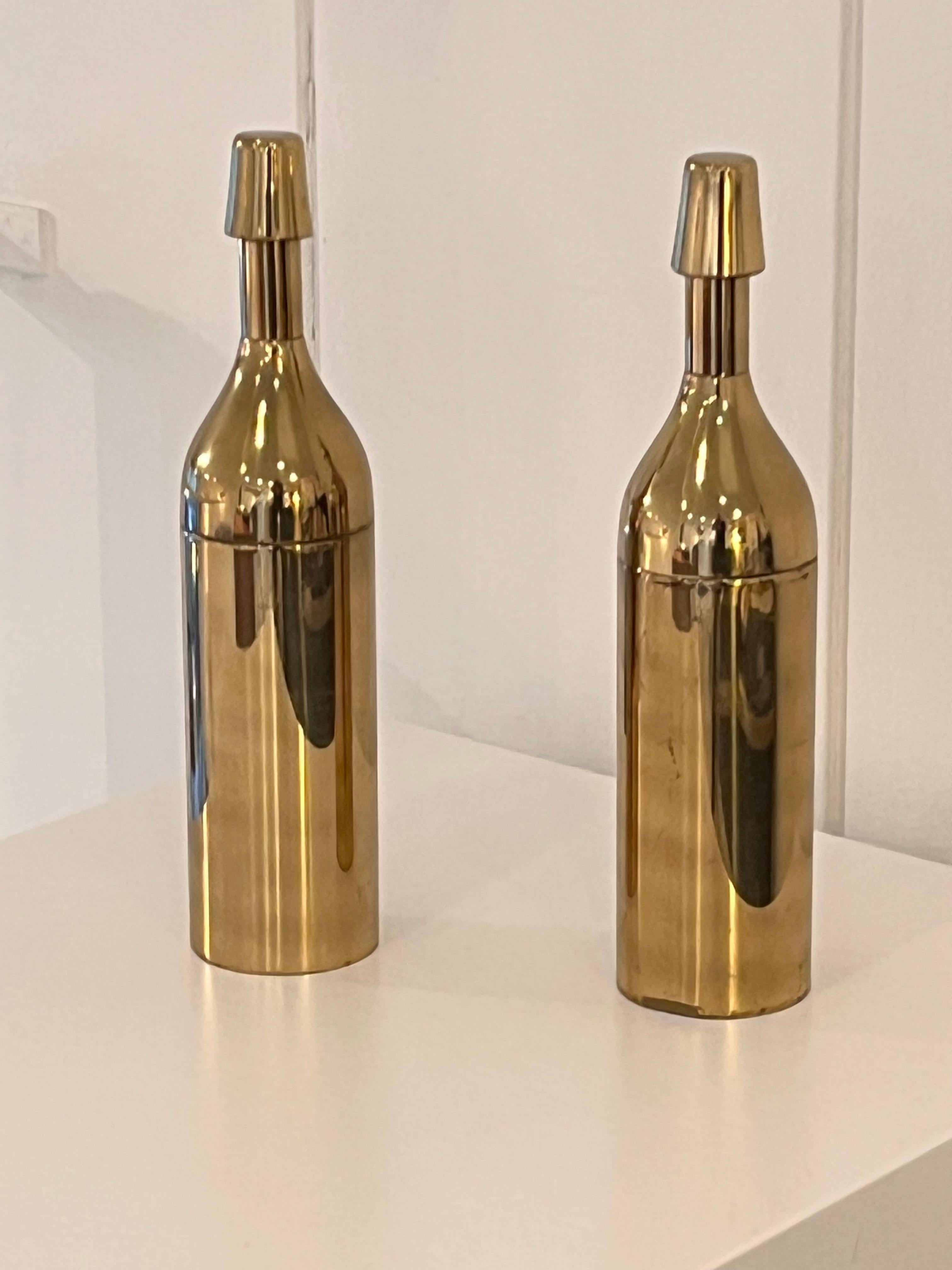 Bottiglie decorative in ottone - Timbro made in Italy, circa 1970 In condizioni buone in vendita a Saint-Ouen, FR