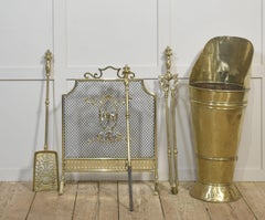 Dekorativer Kaminschirm aus Messing