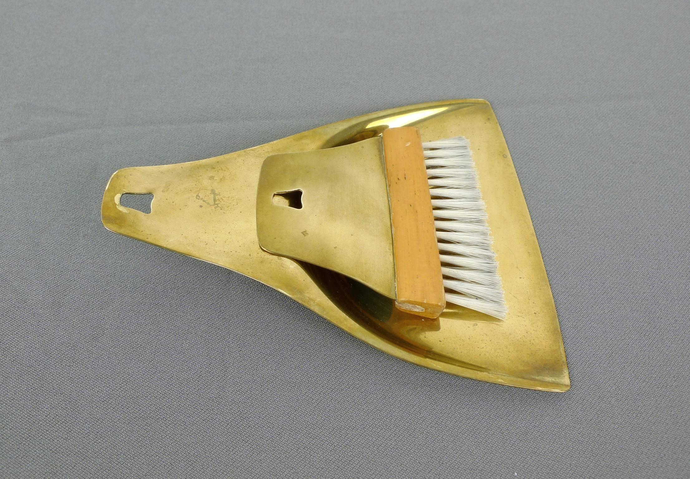 Decorative Brass Sweeping Broom and Collecting Pan, Germany, 1950s In Good Condition For Sale In Berlin, DE