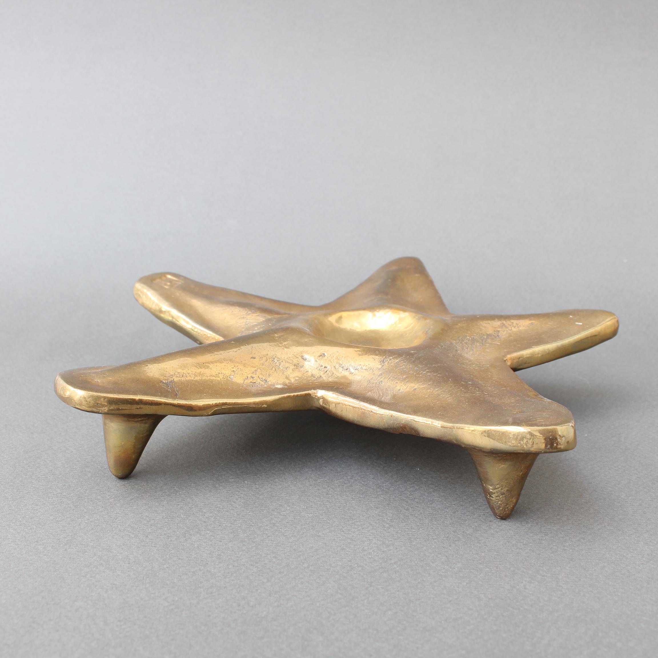 Late 20th Century Decorative Brass Trivet in Starfish Motif by David Marshall 'circa 1990s' For Sale