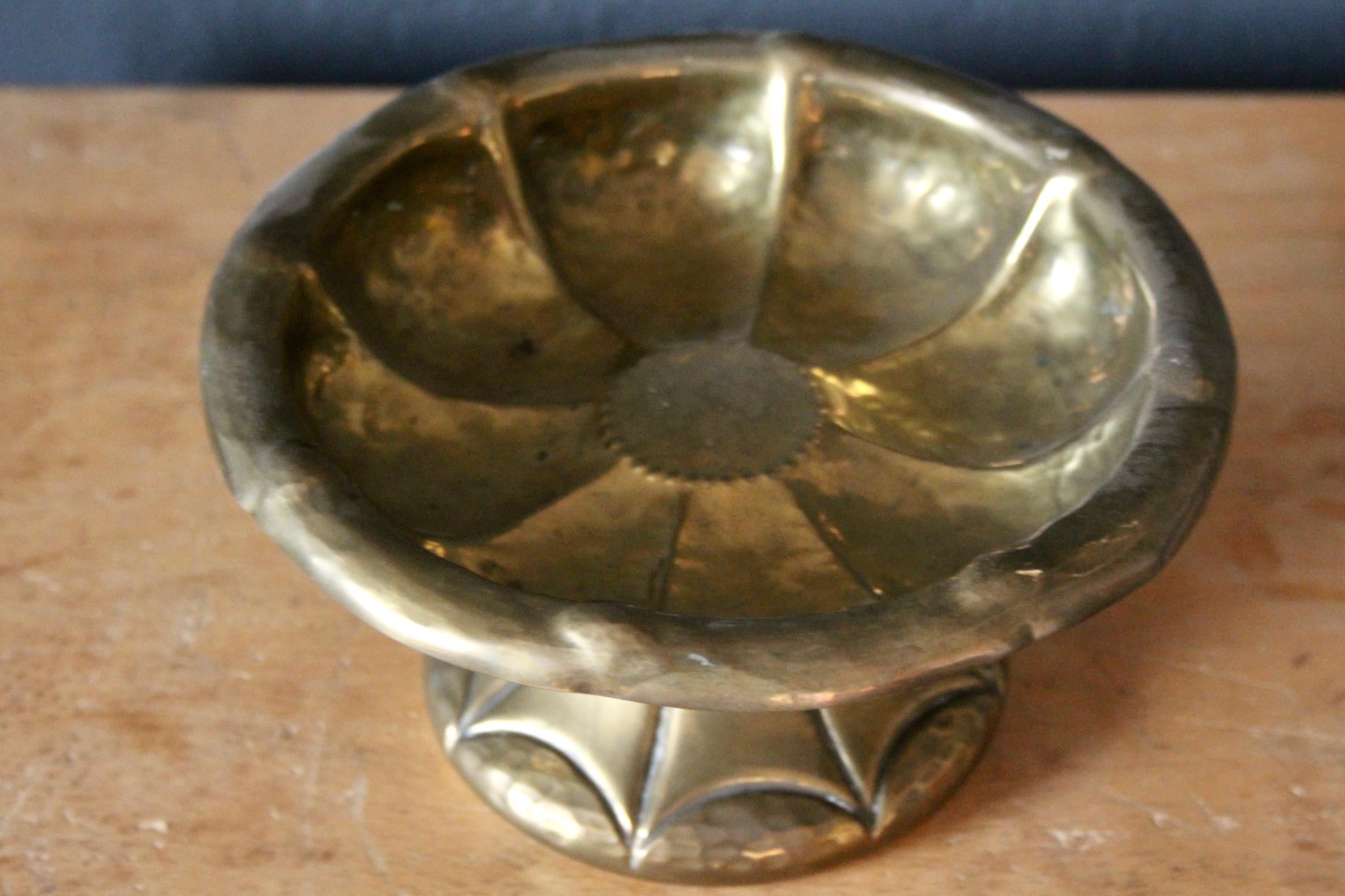 Decorative brass vide poche in vendita 2