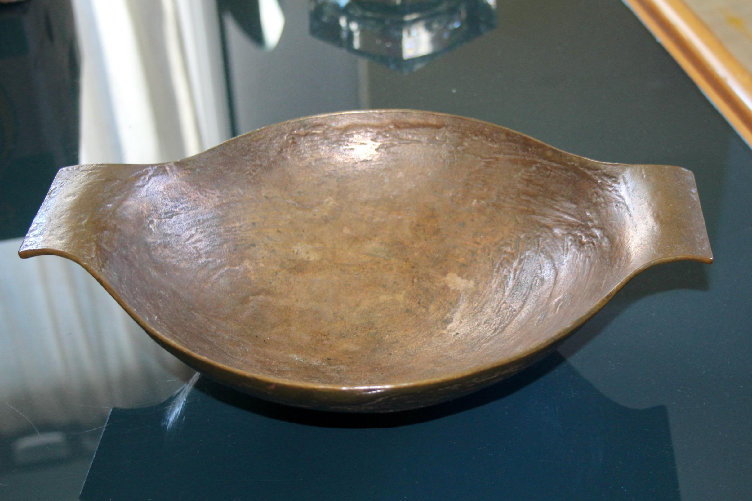 European Decorative bronze bowl For Sale