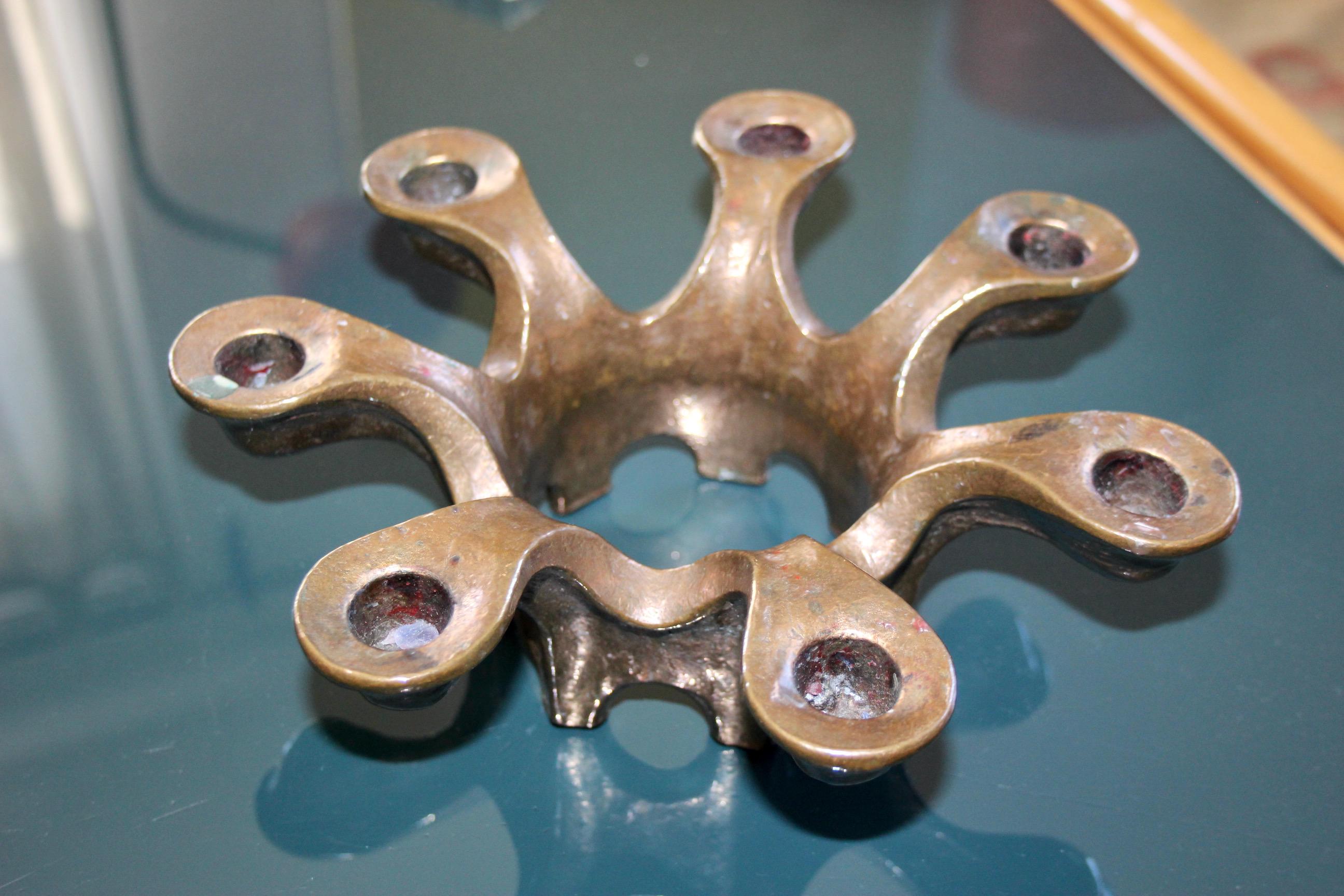 Decorative bronze candlestick In Good Condition For Sale In grand Lancy, CH