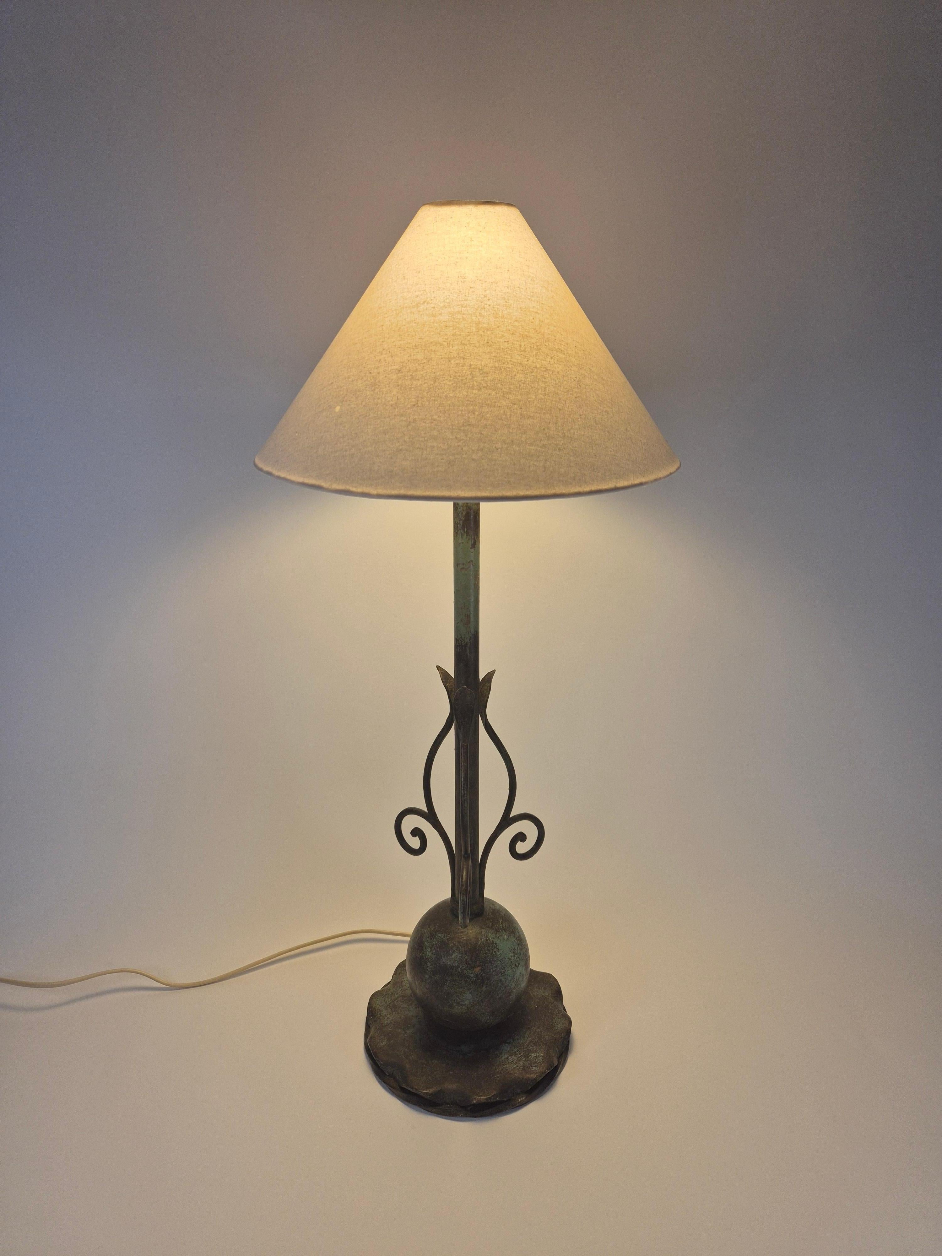 Decorative bronze patinated table lamp, Danish Grace / Scandinavian Modern Danés en venta