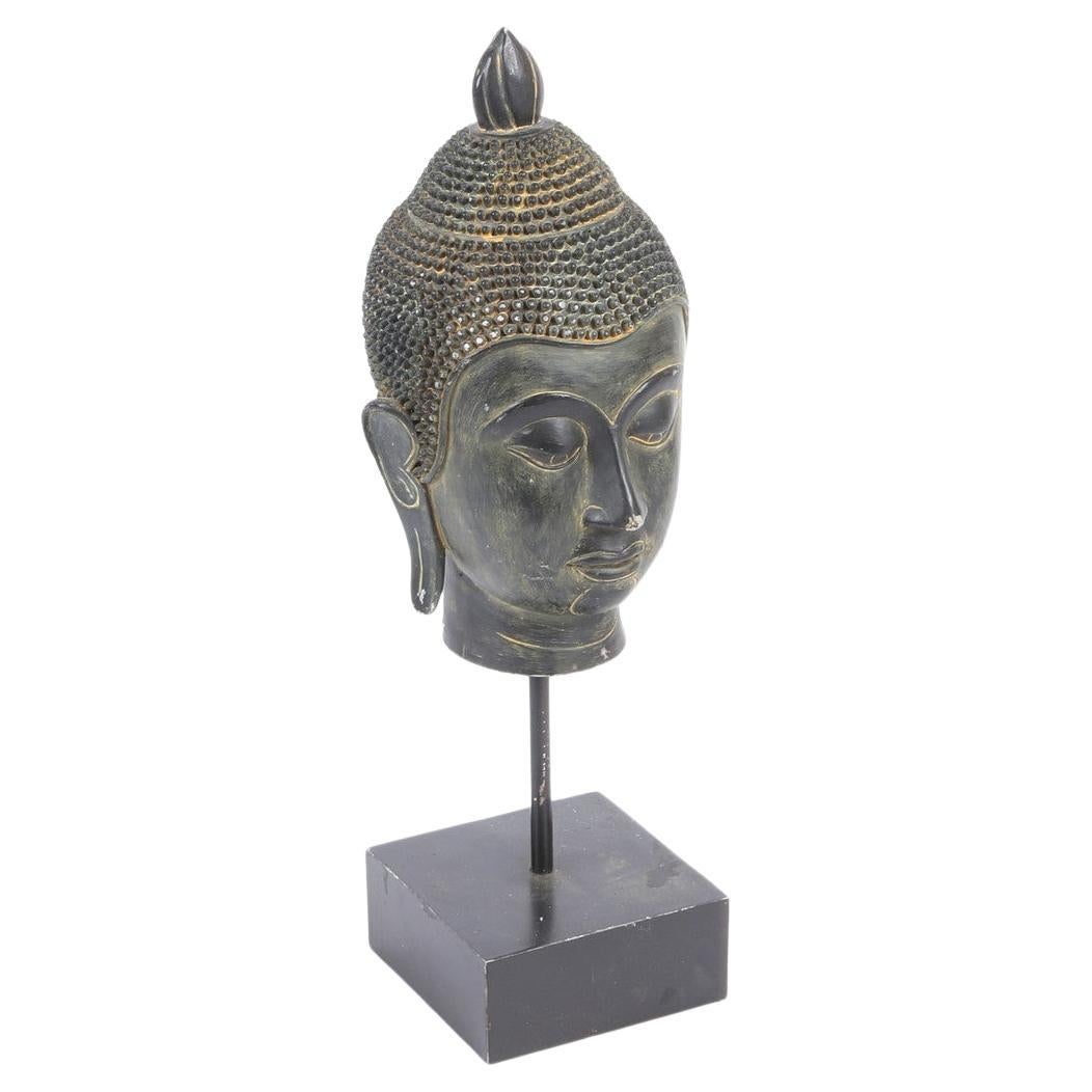 Cabeza de Buda Decorativa Antigua CABEZA DE BUDDHA DE RESINA EN SOPORTE 1960