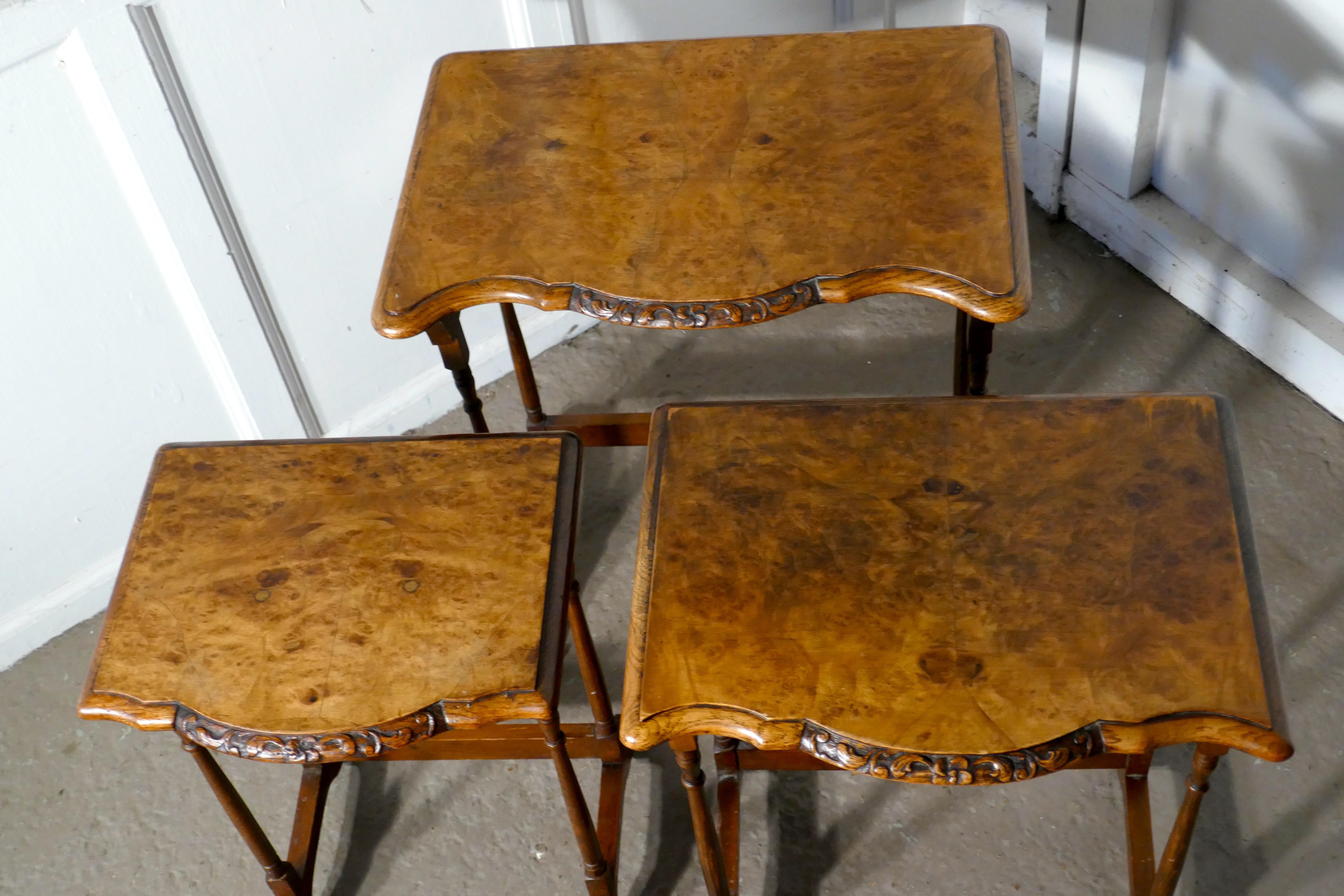 Decorative Burr Walnut Nest of Tables In Good Condition In Chillerton, Isle of Wight