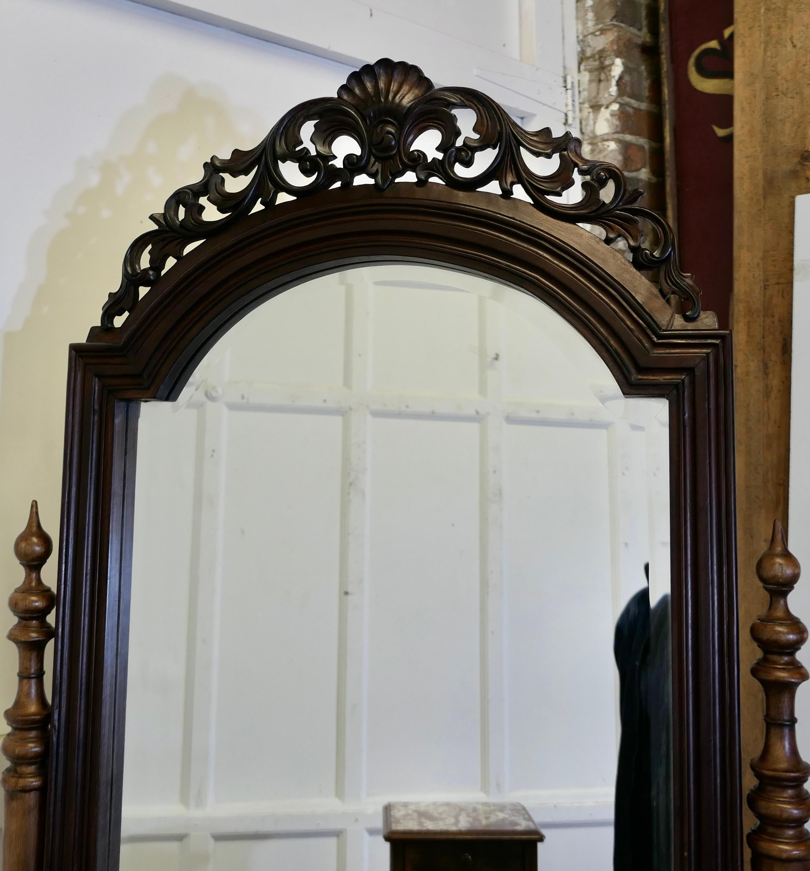 Decorative Carved Cheval Dressing Mirror In Good Condition For Sale In Godshill, Isle of Wight
