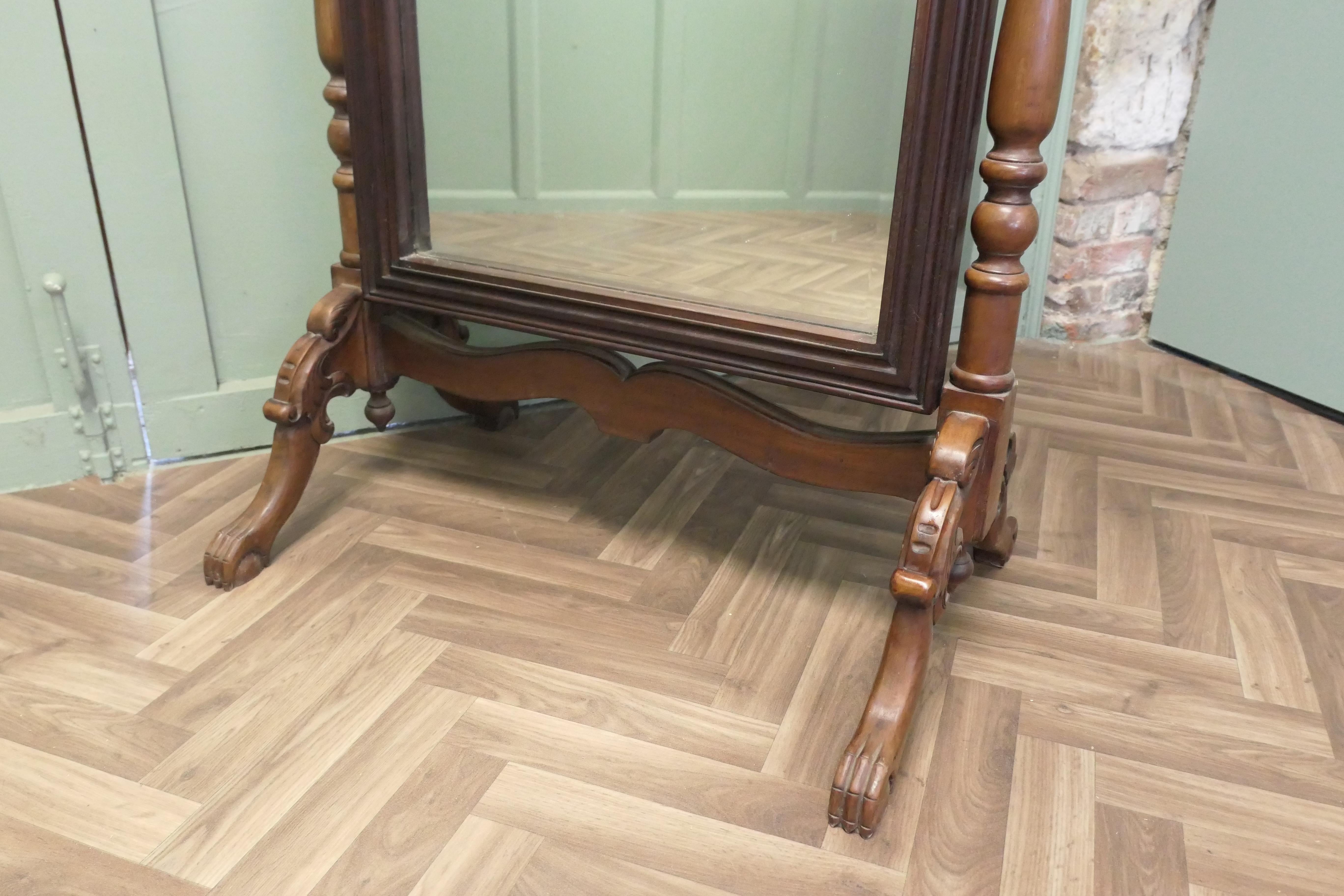 Decorative Carved Cheval Dressing Mirror In Good Condition For Sale In Godshill, Isle of Wight