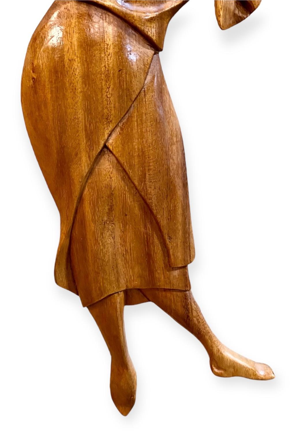 Set de 2 cuadros decorativos en relieve de madera de teca tallada de mediados del siglo XX, años 50 en venta 3