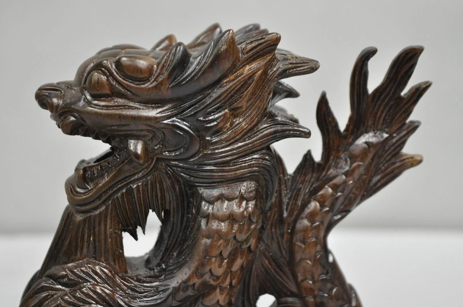 Bois Porte-encens décoratif en bois sculpté chinois Foo Dog Dragon en vente