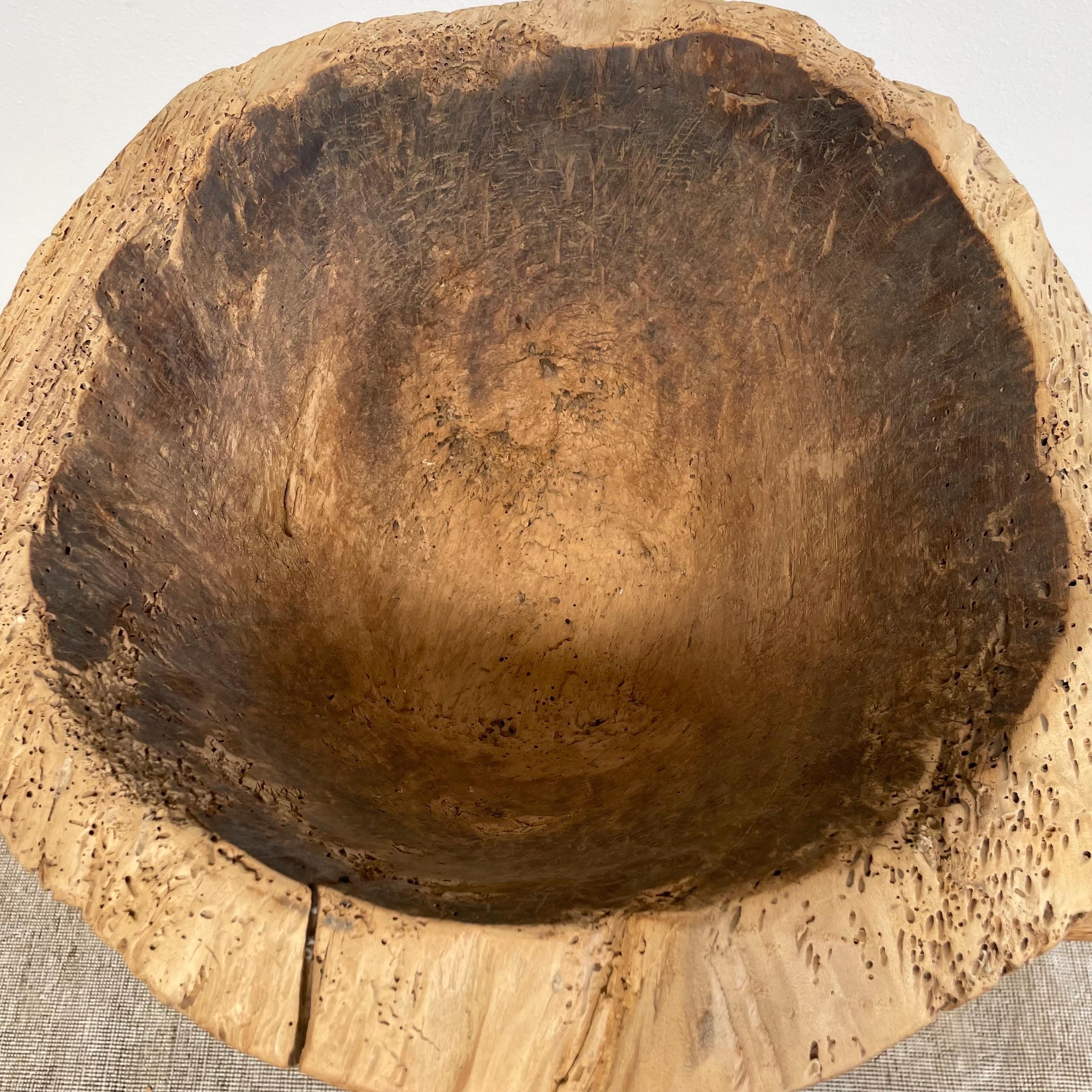 Decorative Carved Wood Stump Bowl  For Sale 2