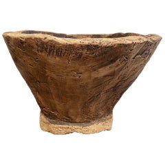 Dekorative geschnitzte Stumpfschale aus Holz