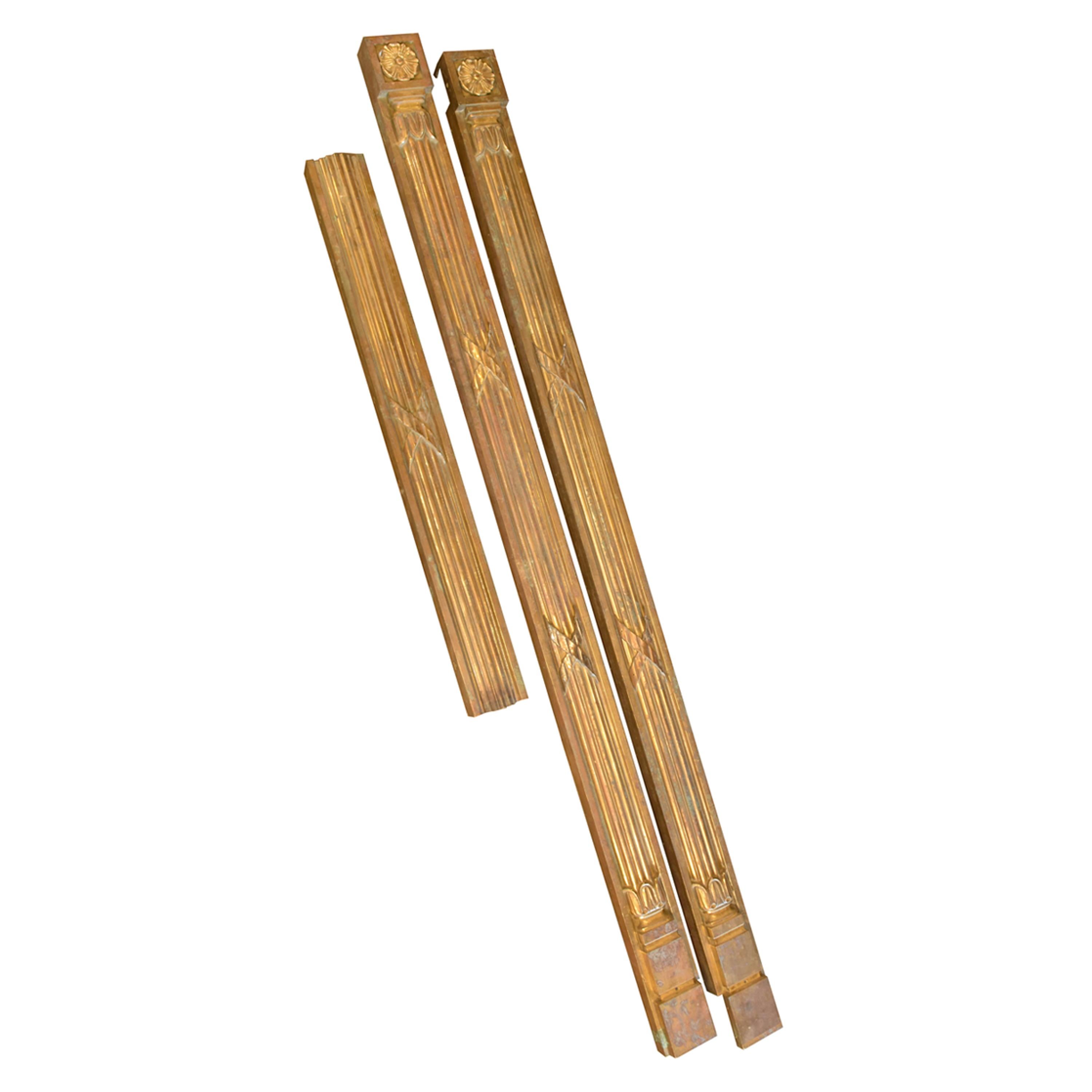 Dekorative Türumrandung aus Gussmessing