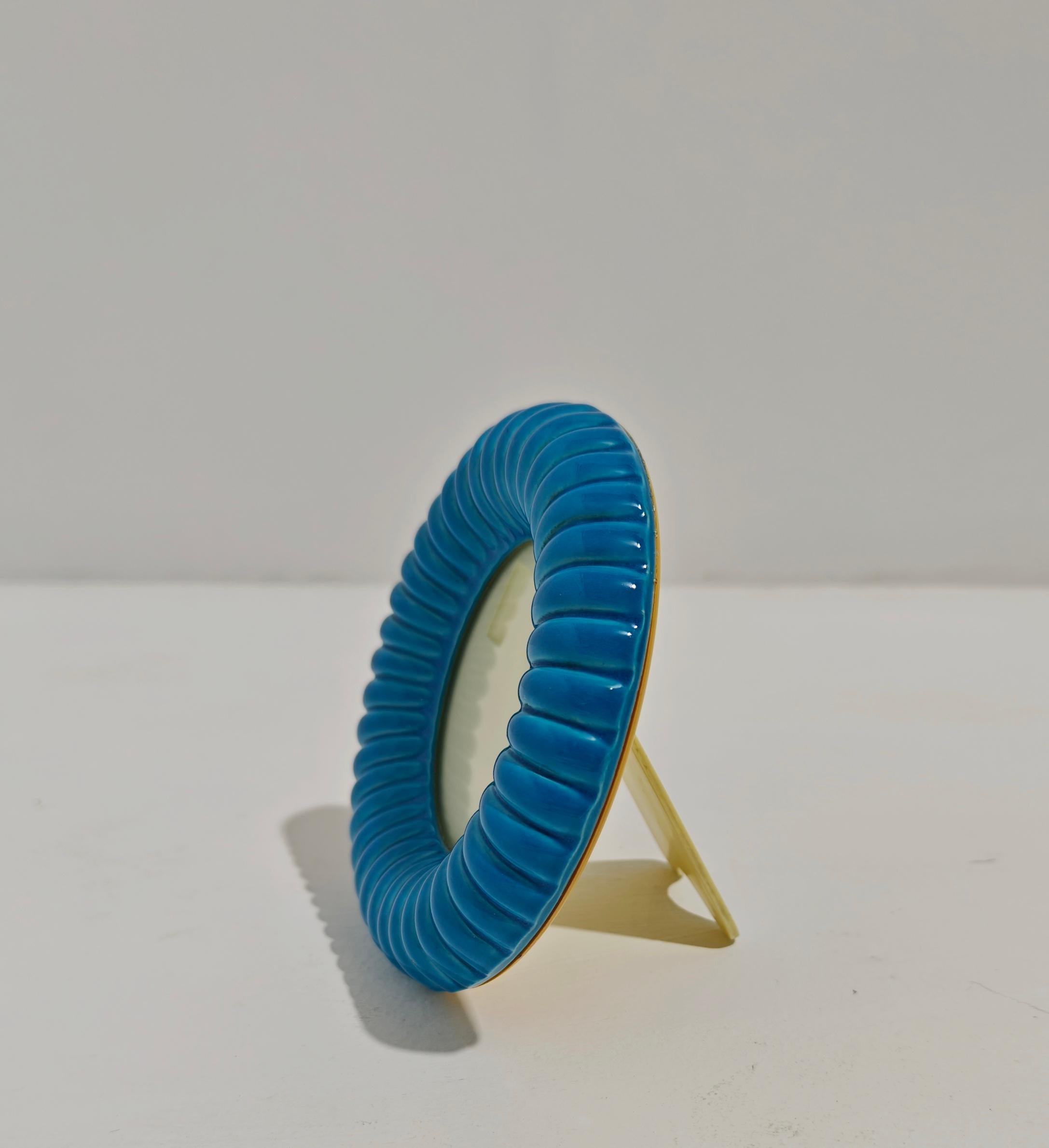 Dekorativer Blu-Fotorahmen aus Keramik, Mid-Century Modern Design, Italien 1960. im Angebot 3