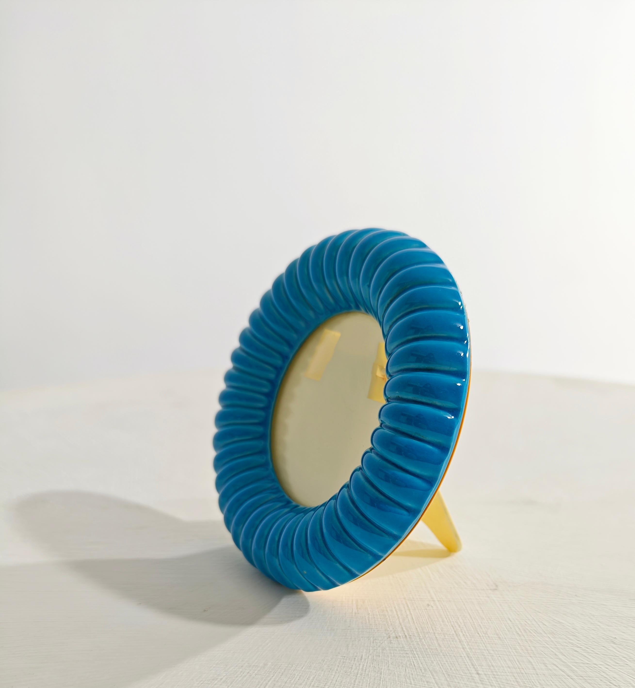 Dekorativer Blu-Fotorahmen aus Keramik, Mid-Century Modern Design, Italien 1960. (Moderne der Mitte des Jahrhunderts) im Angebot