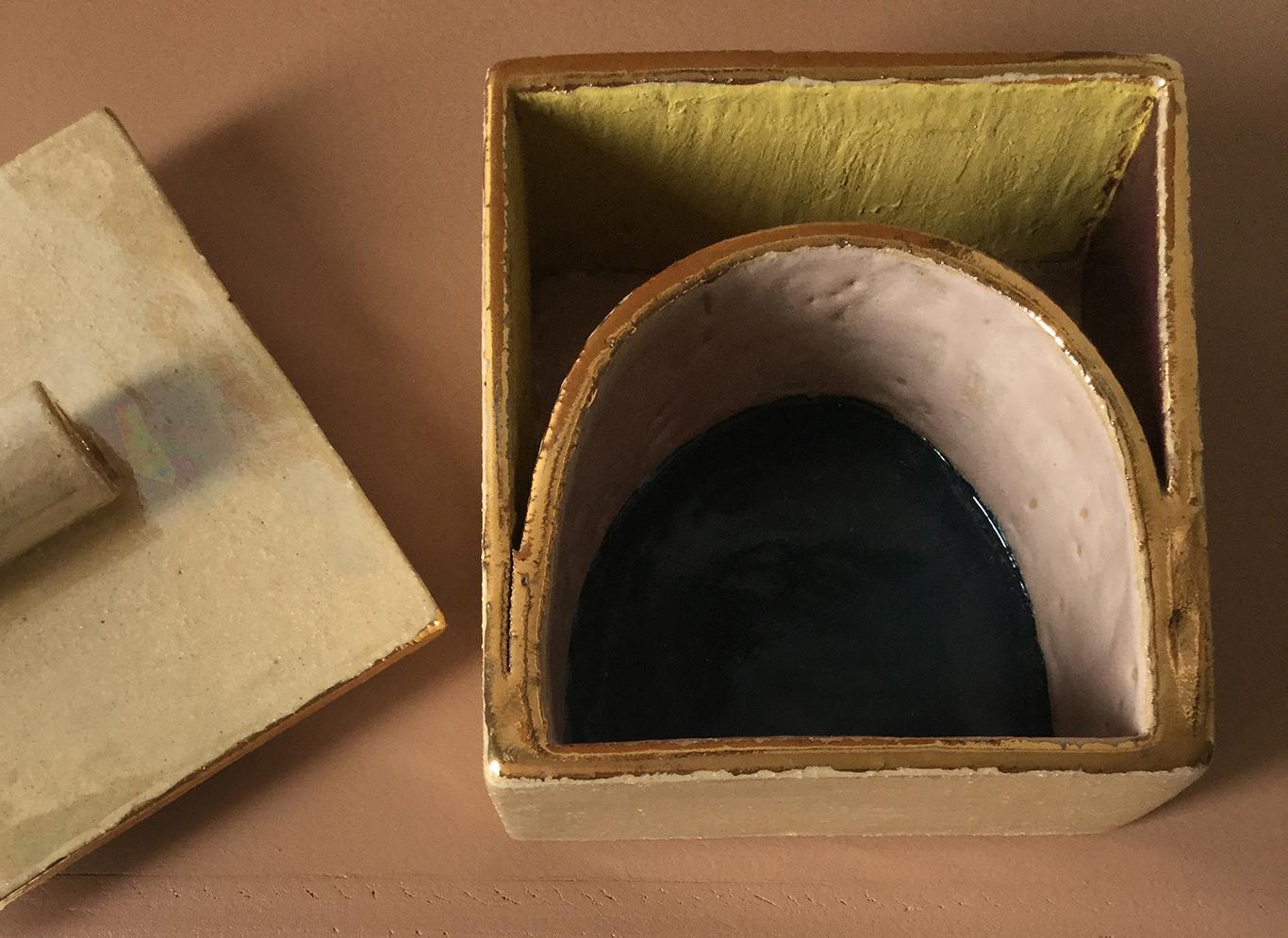 Modern Decorative Ceramic Box with Gold and Opalescent Luster by Andrea Miranda Salas