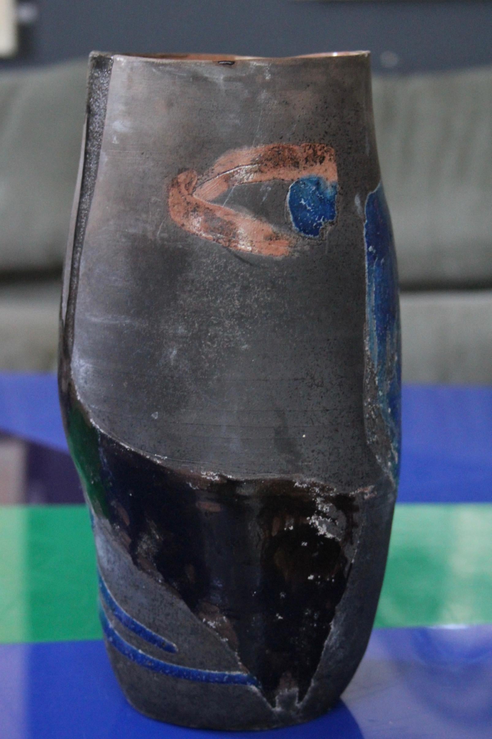 decorative ceramic vase For Sale 2