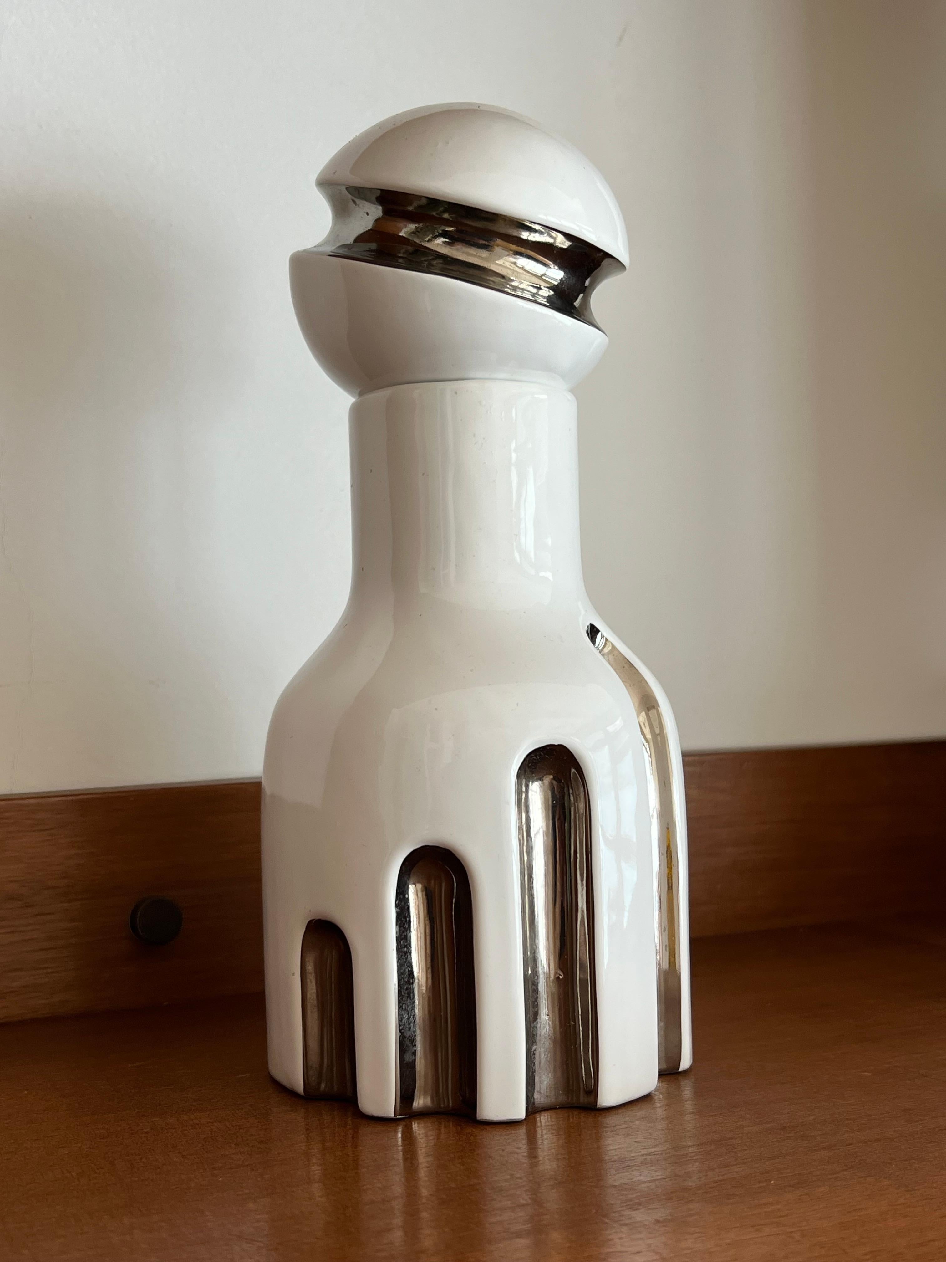 Vase Urban Wabi, Totem sculptural en céramique organique des années 1970 en vente 8