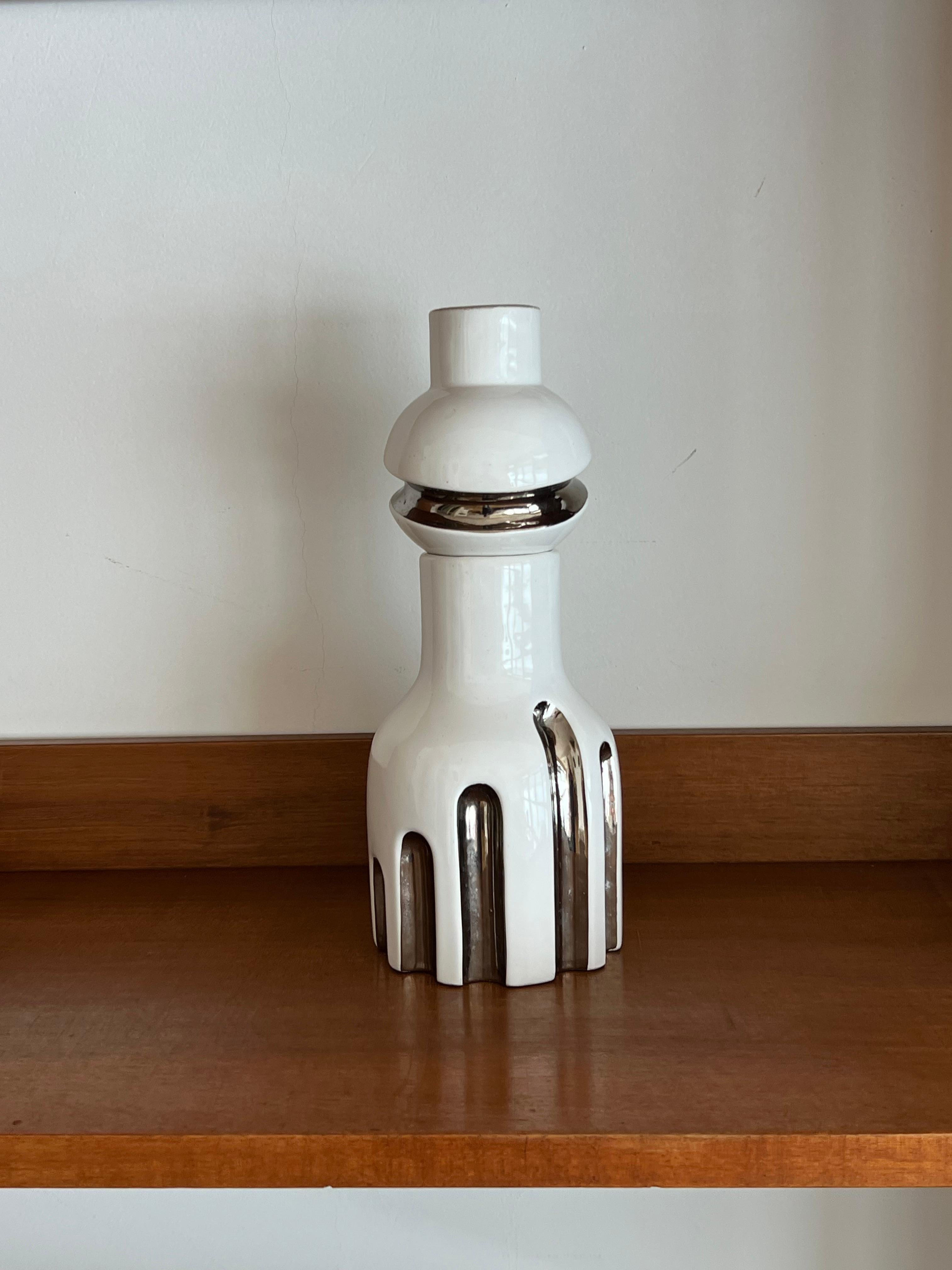 Vase Urban Wabi, Totem sculptural en céramique organique des années 1970 en vente 10