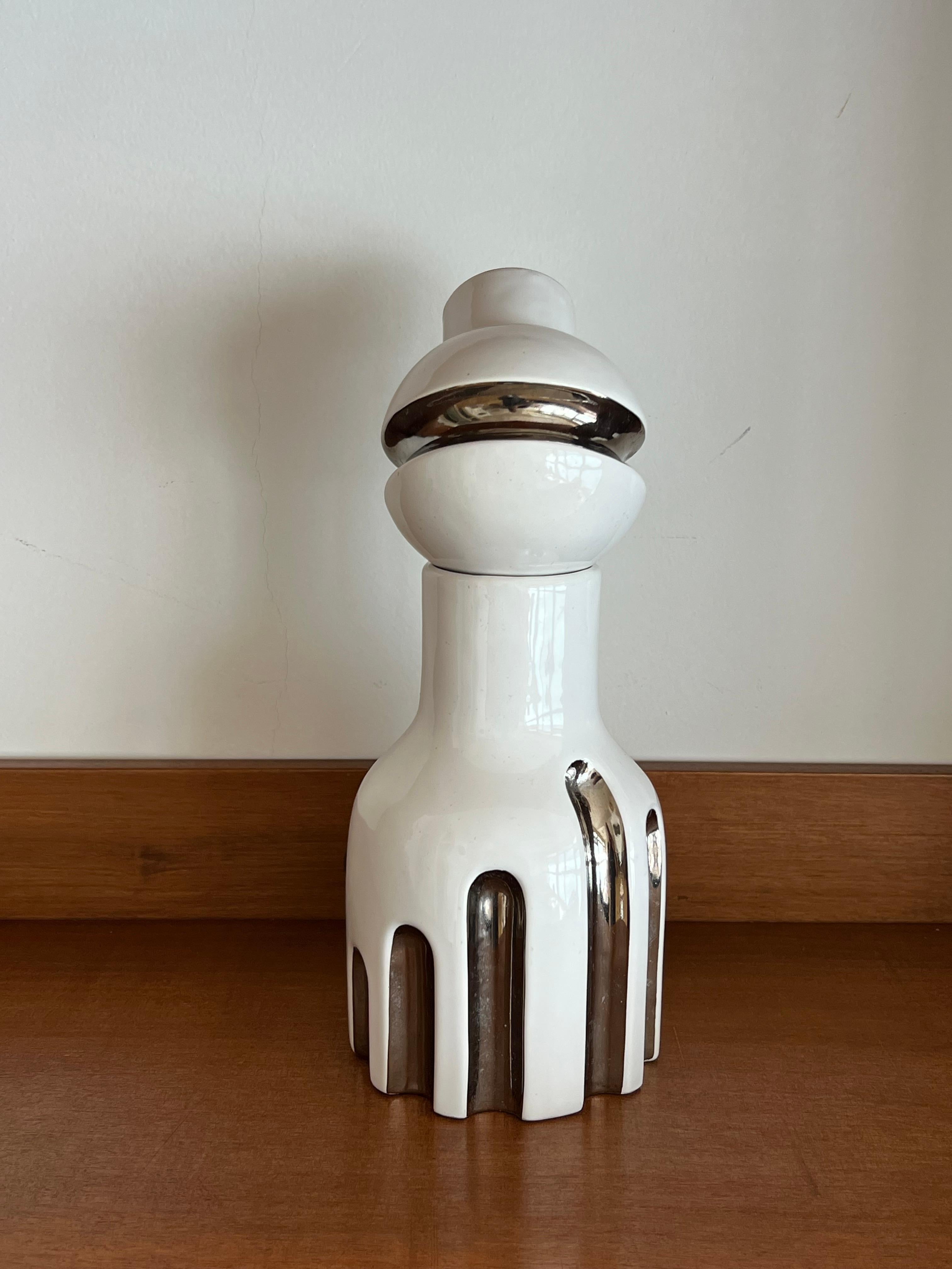 Vase Urban Wabi, Totem sculptural en céramique organique des années 1970 en vente 11