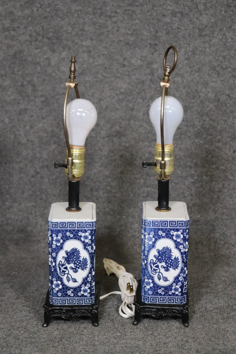 Decorative chinese flying foo dogs carved wooden base table lamps for