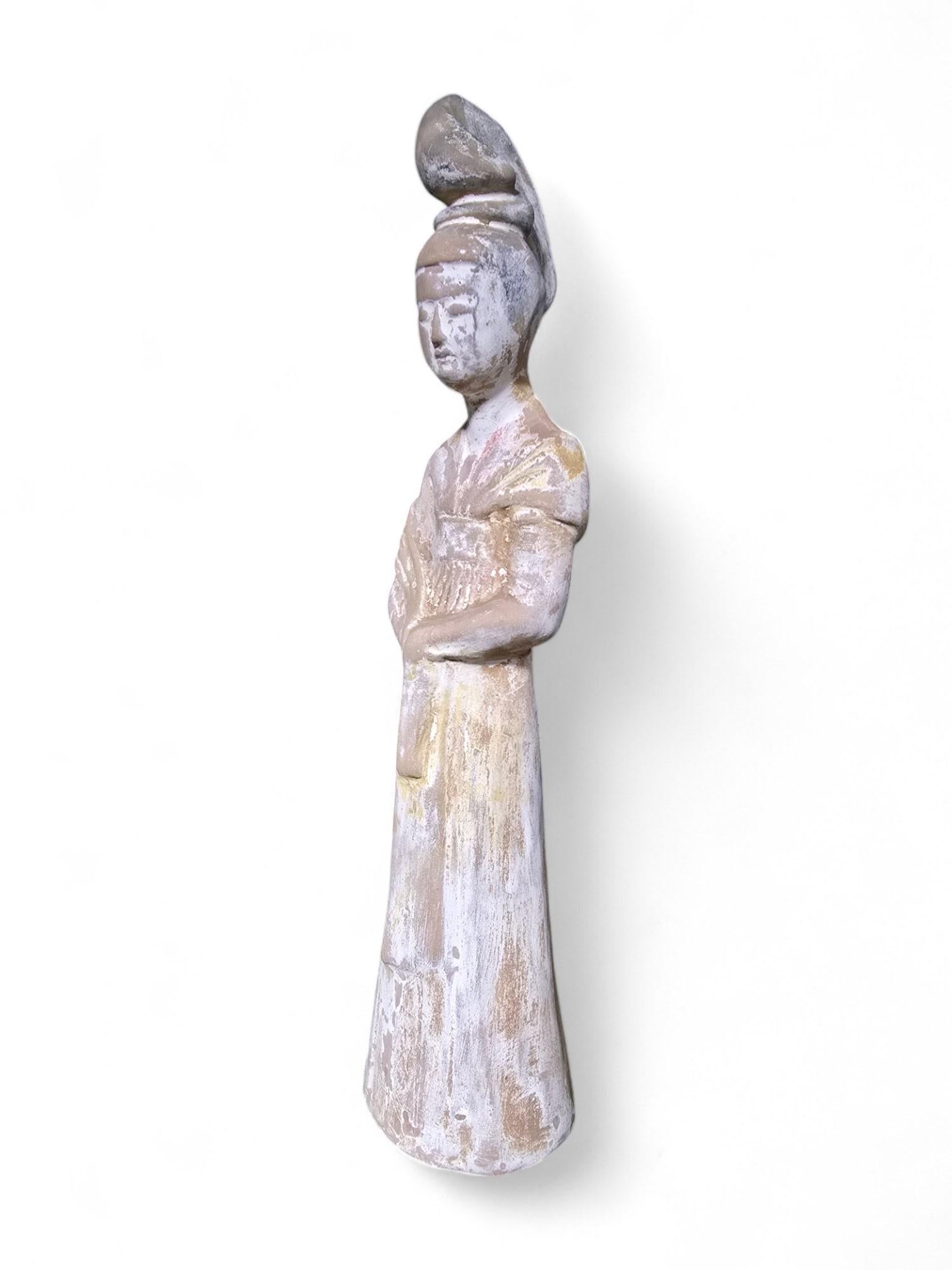 Escultura decorativa china de terracota - Dama de la Corte siglo XX en venta