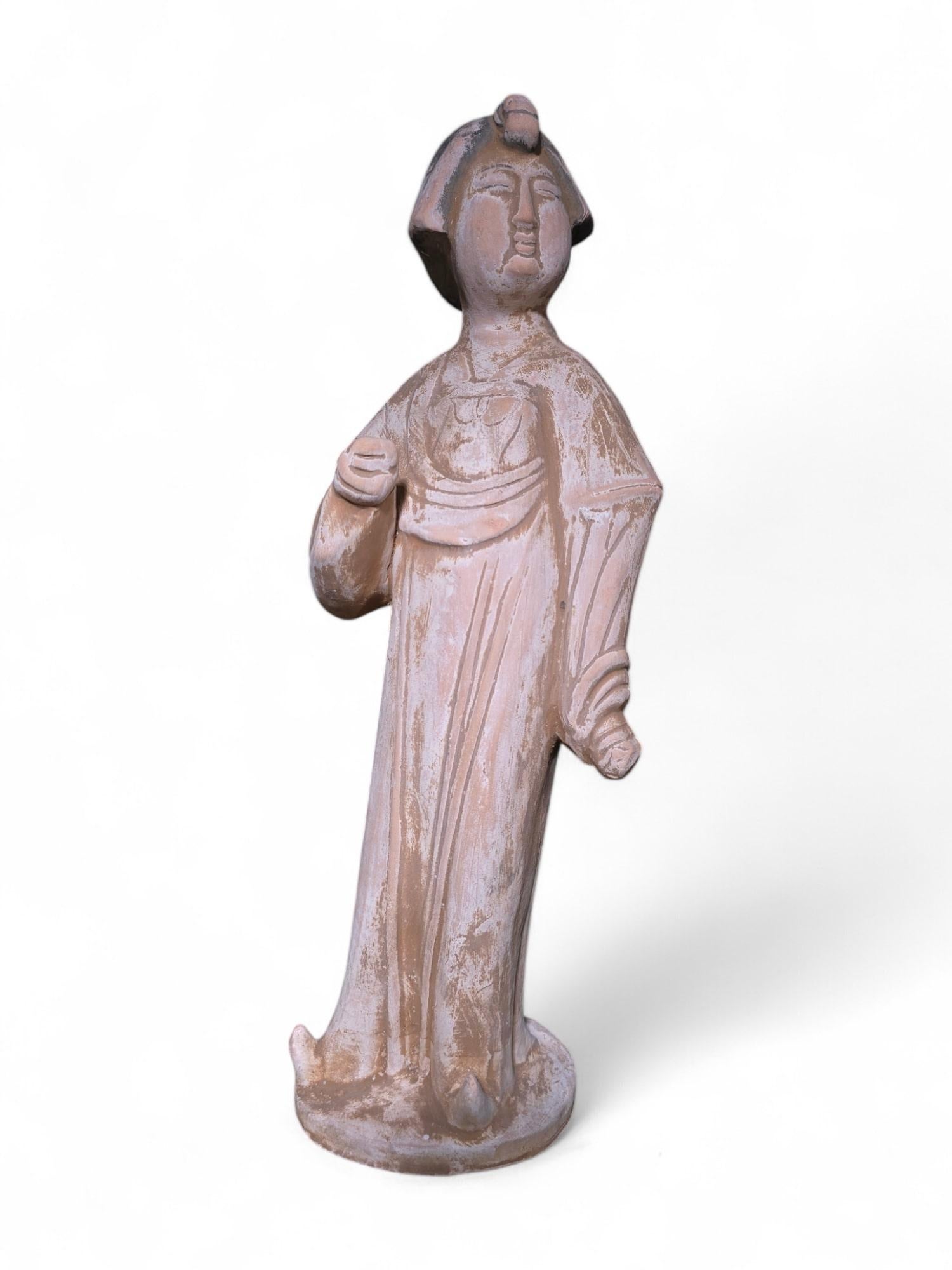 Escultura decorativa china de terracota - Dama de la Corte en venta 2